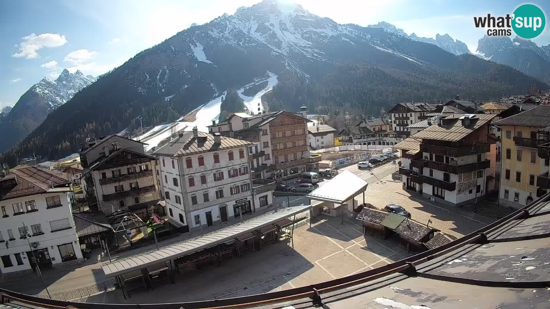 Piazza centrale di Forni di Sopra
