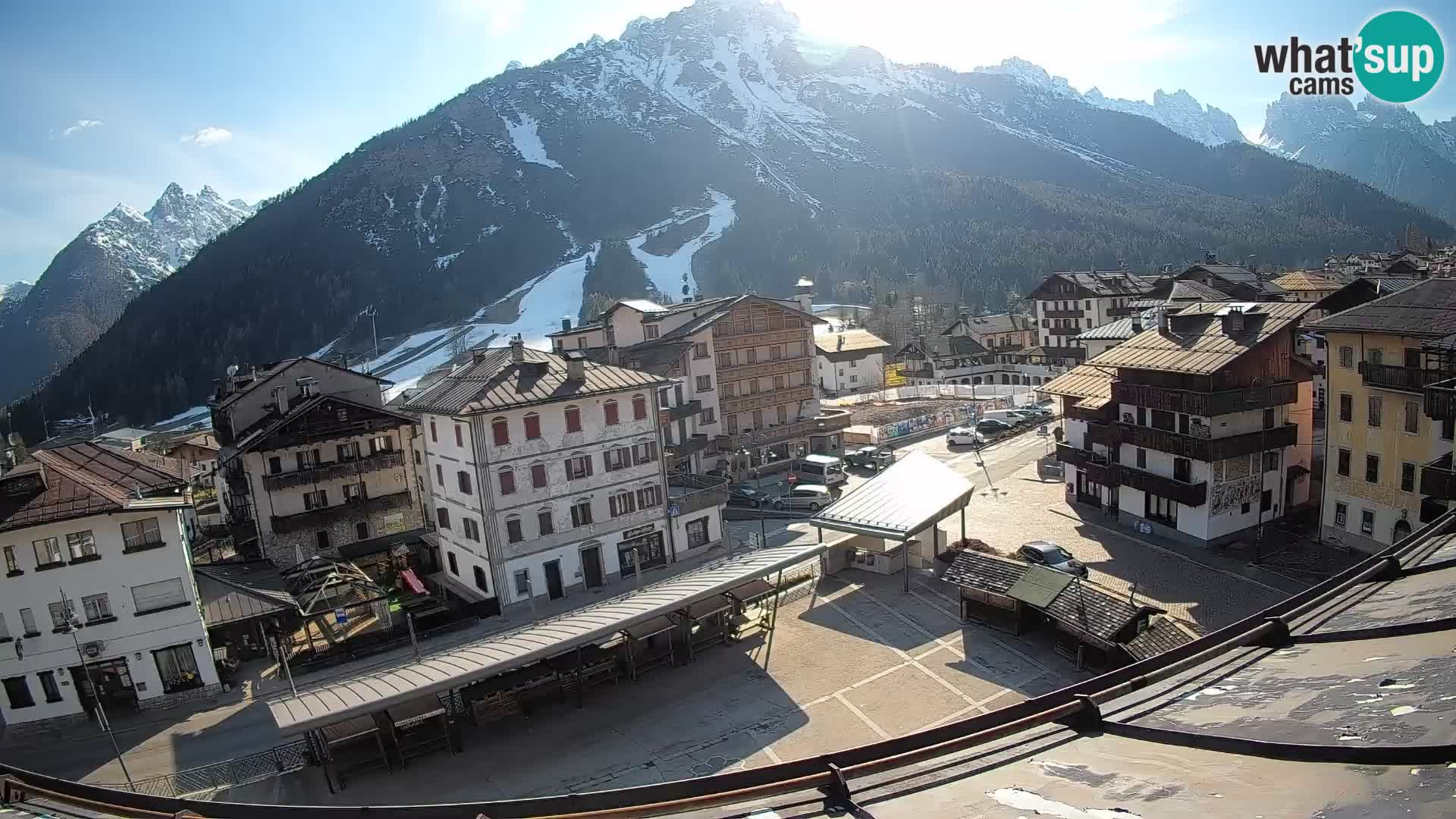 Plaza principal de Forni di Sopra