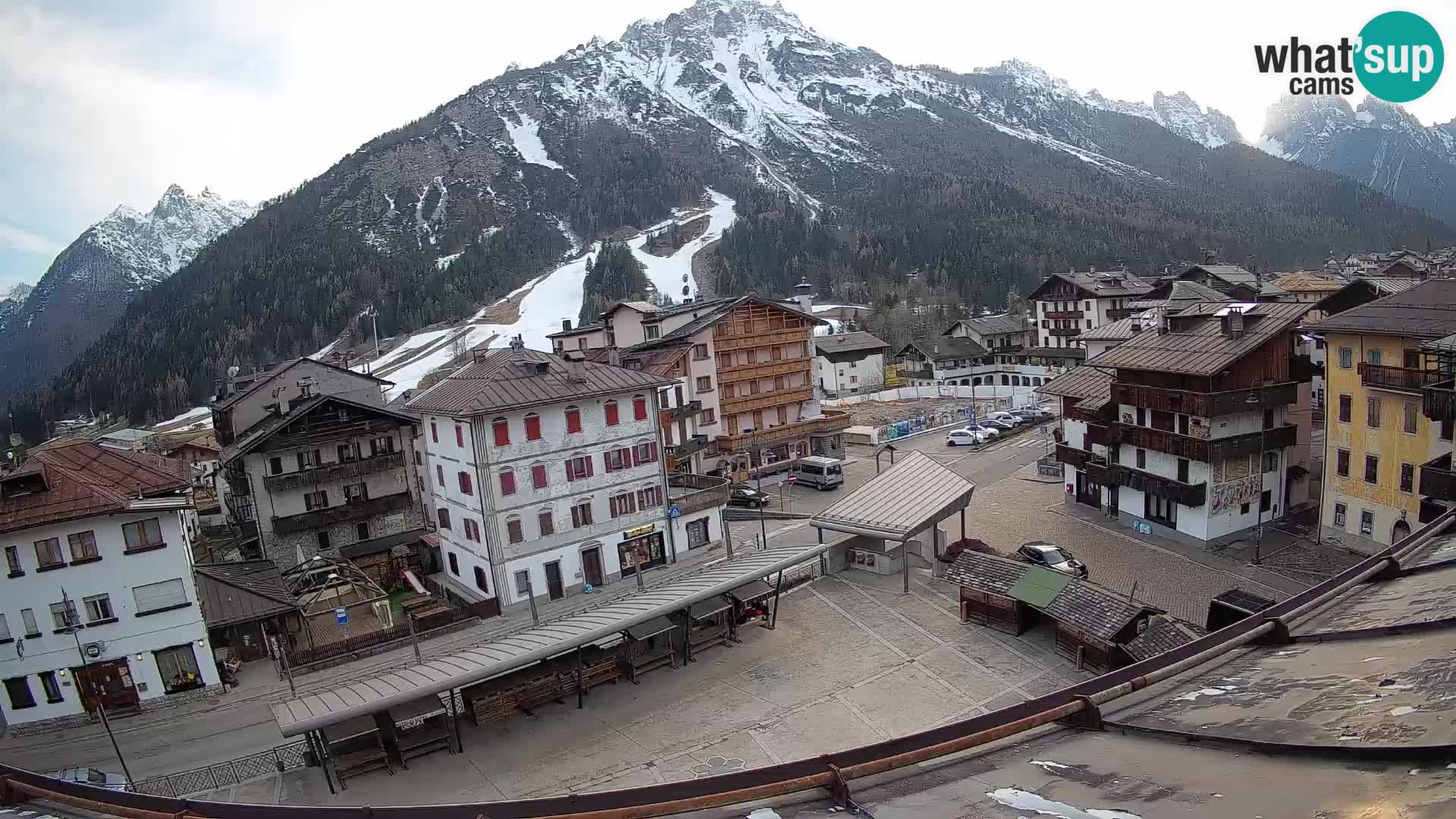 Plaza principal de Forni di Sopra