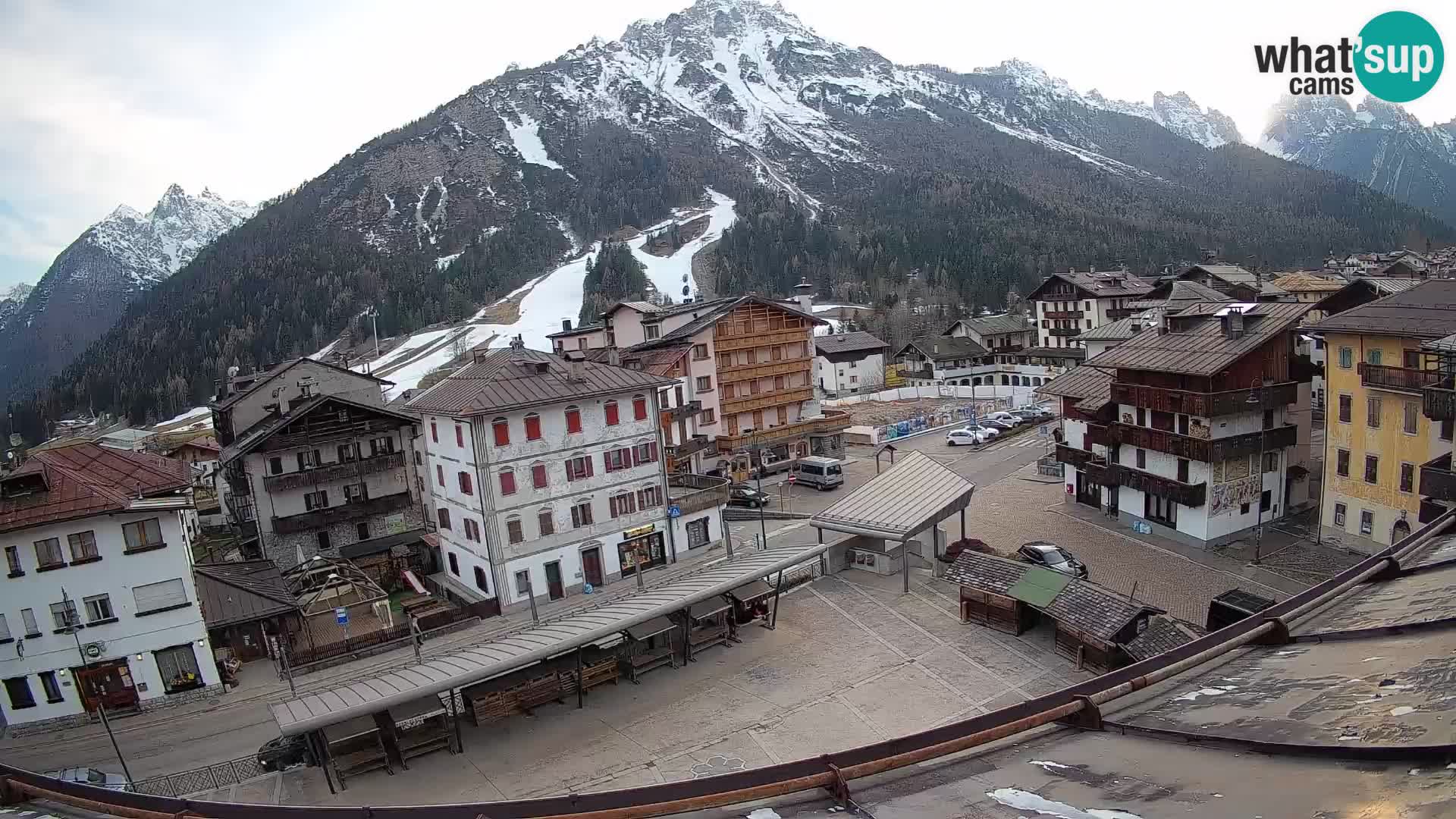 Piazza centrale di Forni di Sopra
