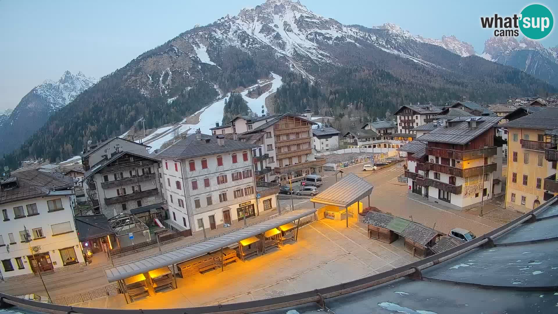 Piazza centrale di Forni di Sopra