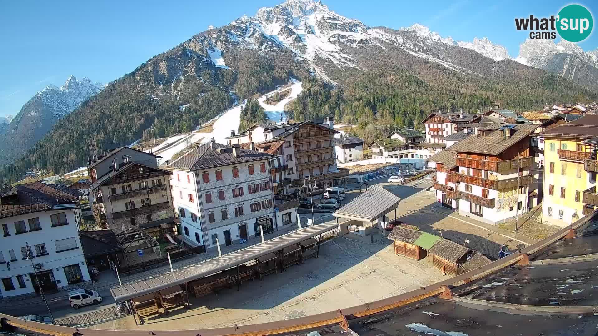 Plaza principal de Forni di Sopra