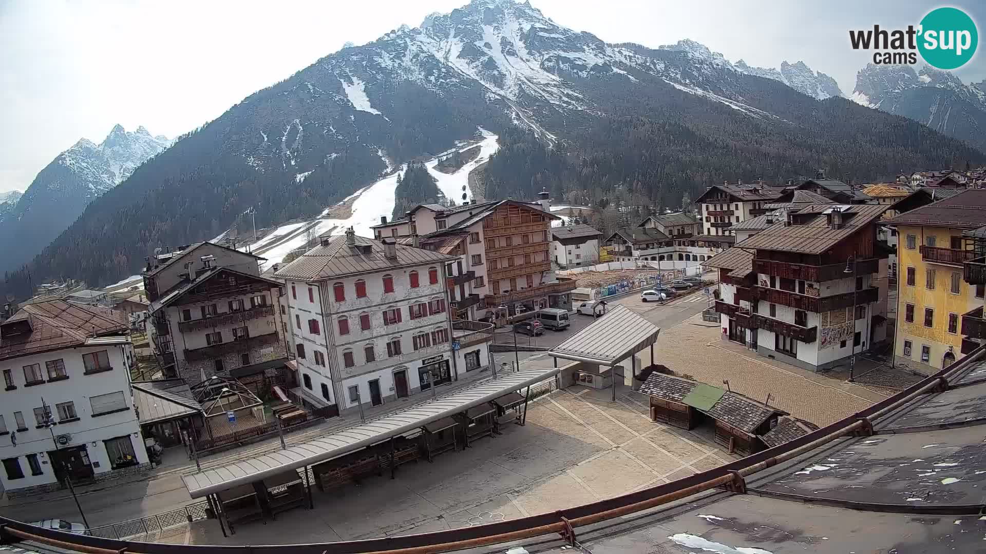 Plaza principal de Forni di Sopra
