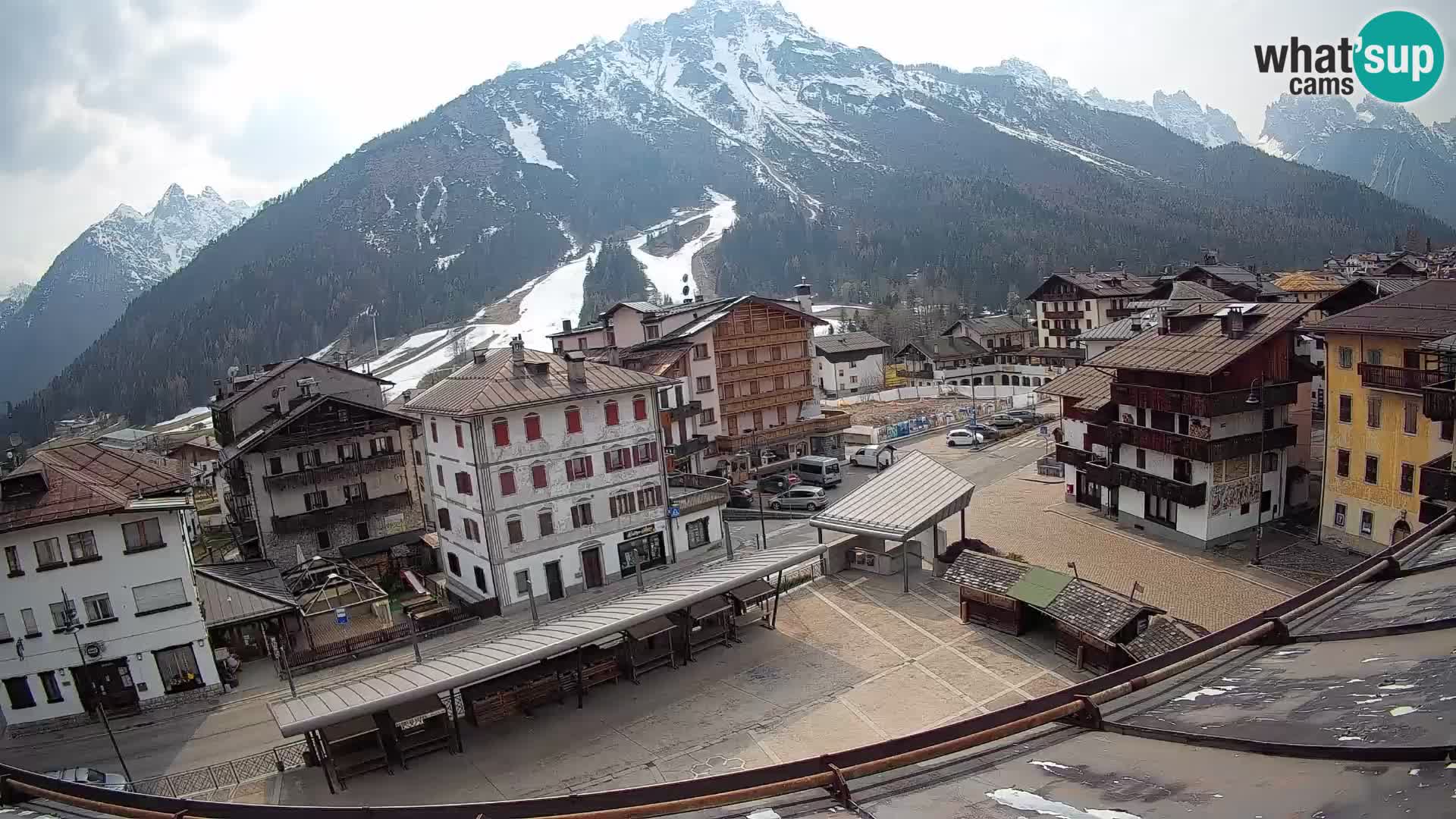 Piazza centrale di Forni di Sopra