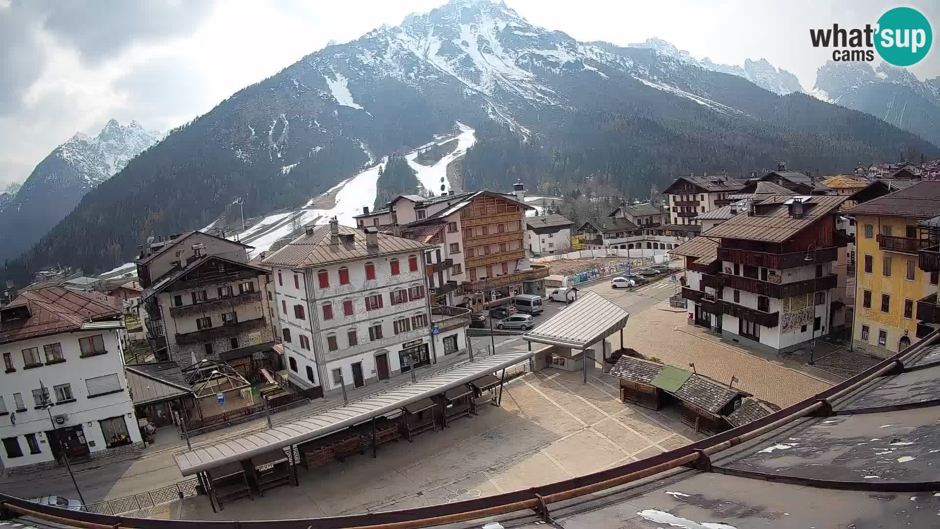 Plaza principal de Forni di Sopra