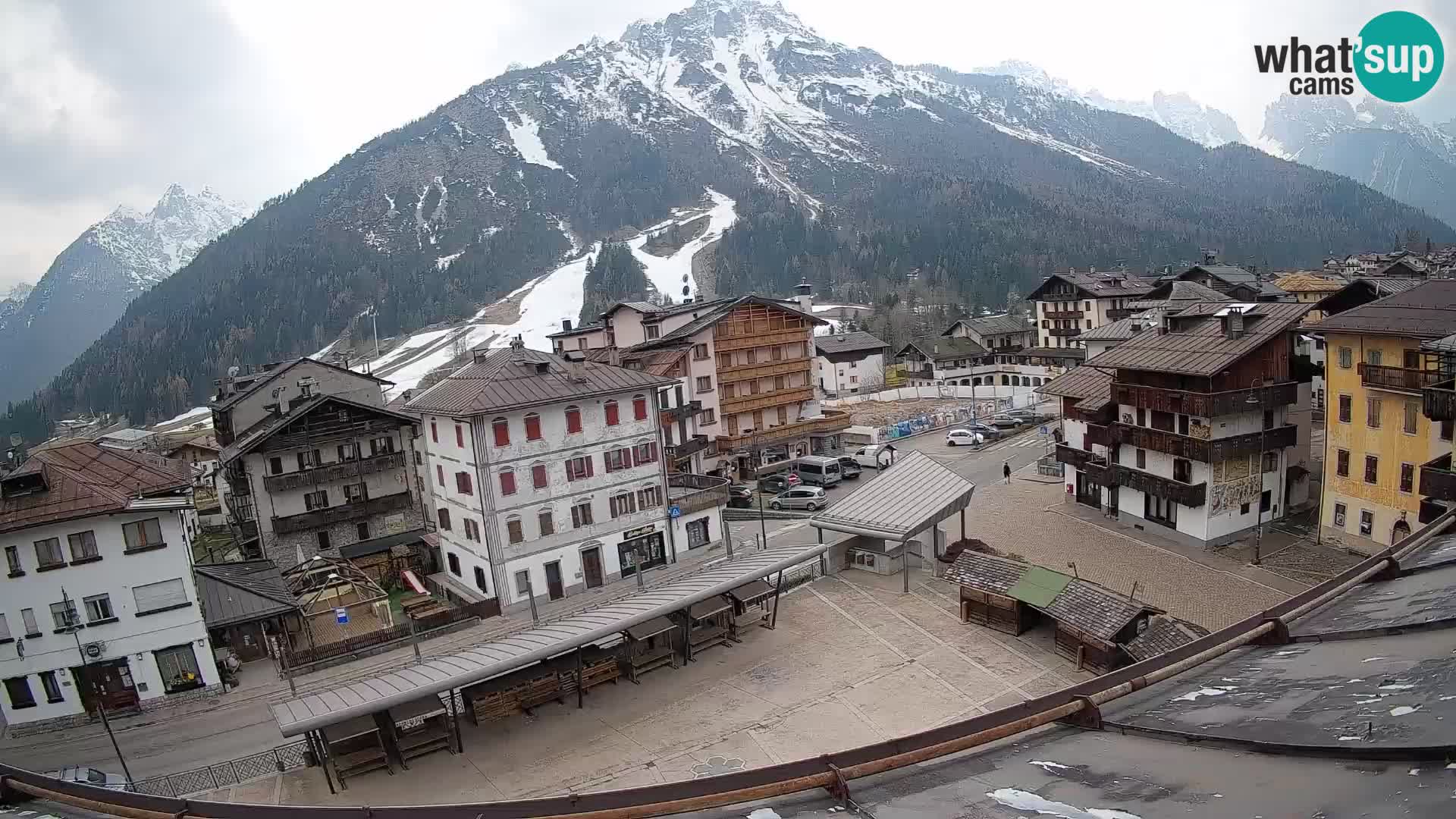 Piazza centrale di Forni di Sopra