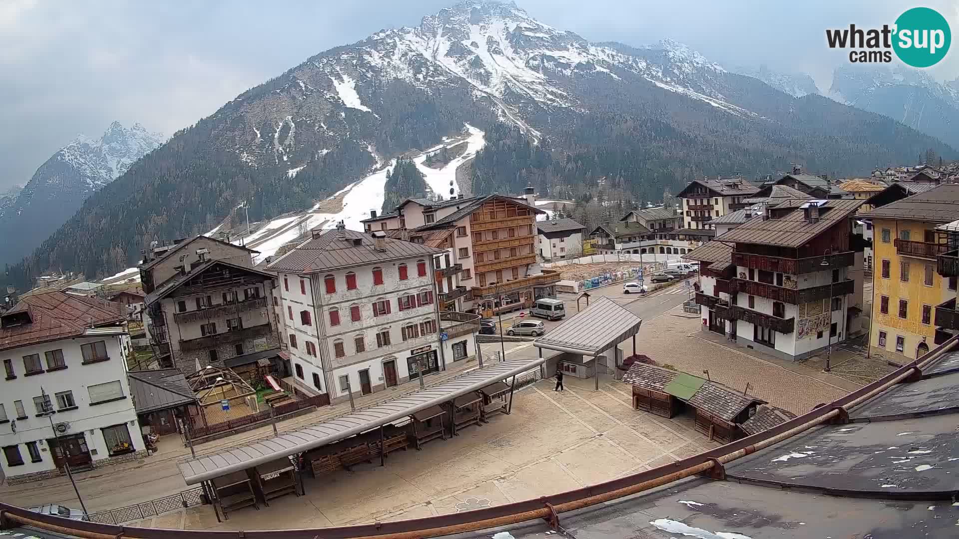 Piazza centrale di Forni di Sopra
