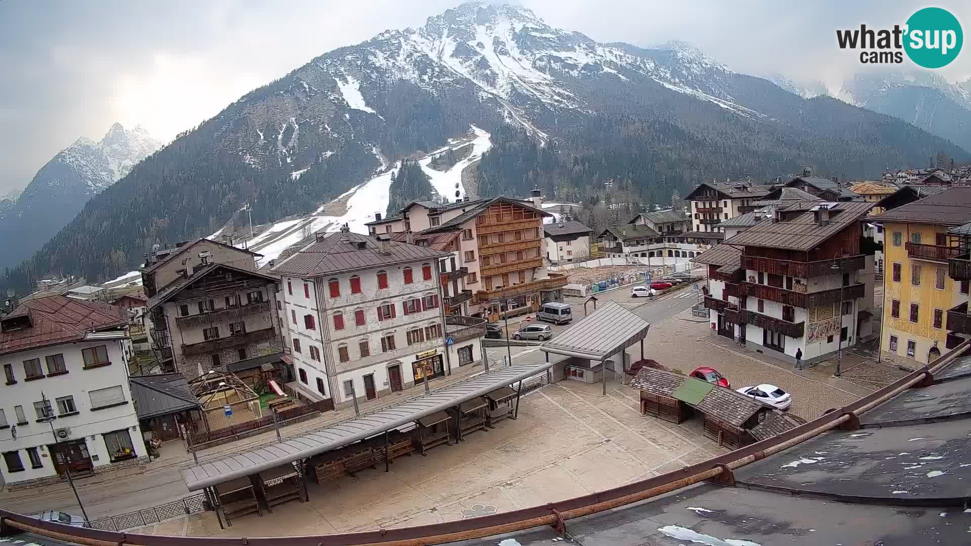 Plaza principal de Forni di Sopra