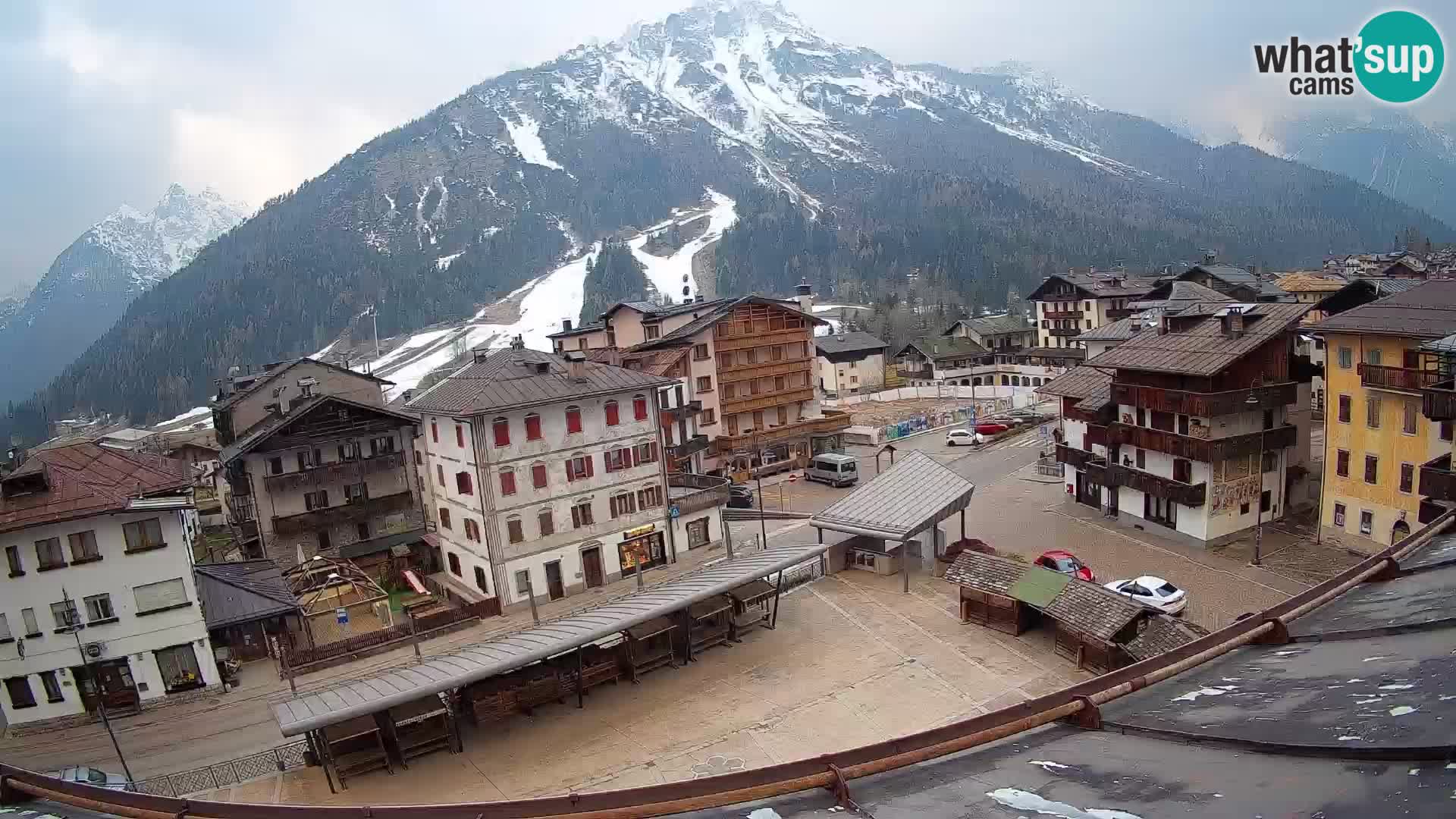 Plaza principal de Forni di Sopra