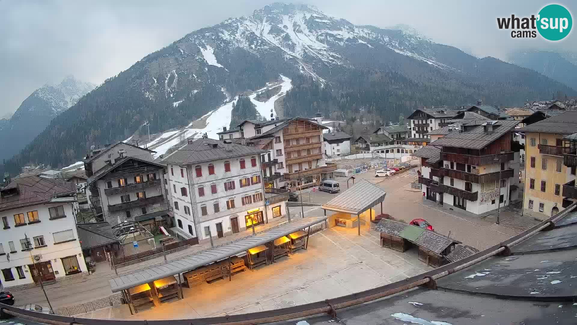Plaza principal de Forni di Sopra