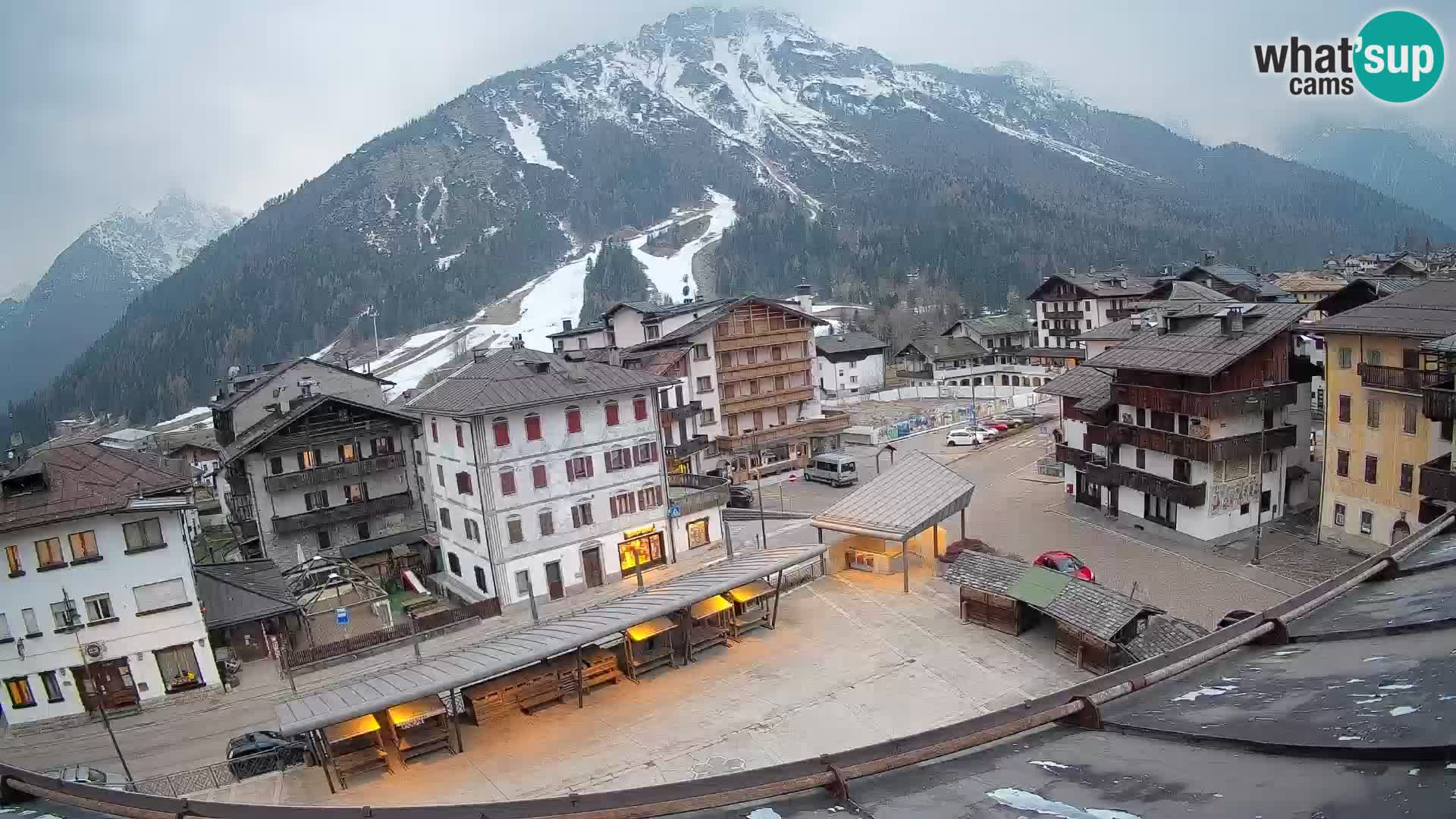 Plaza principal de Forni di Sopra