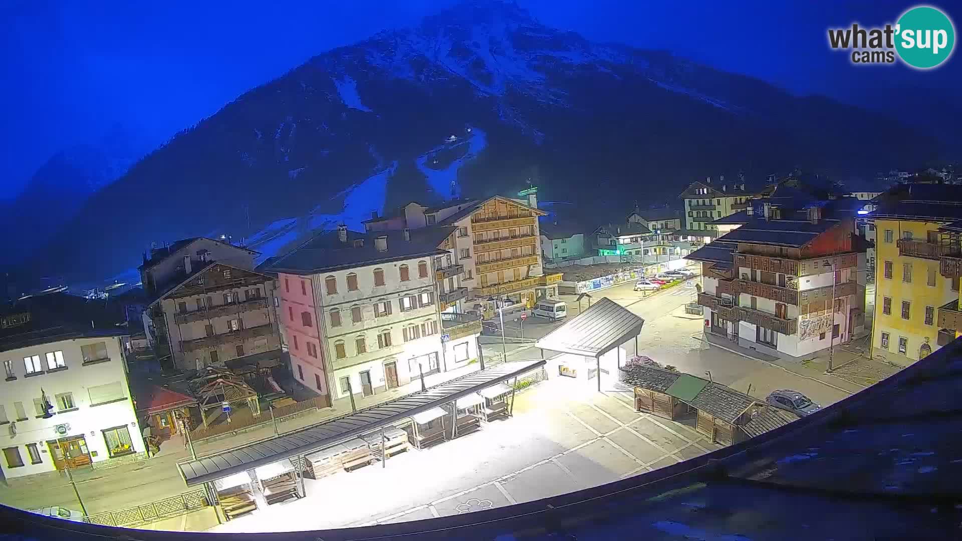 Plaza principal de Forni di Sopra