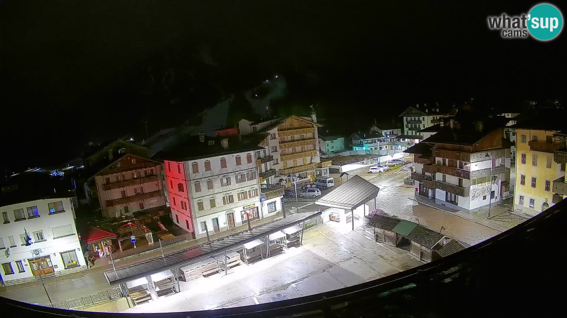 Piazza centrale di Forni di Sopra