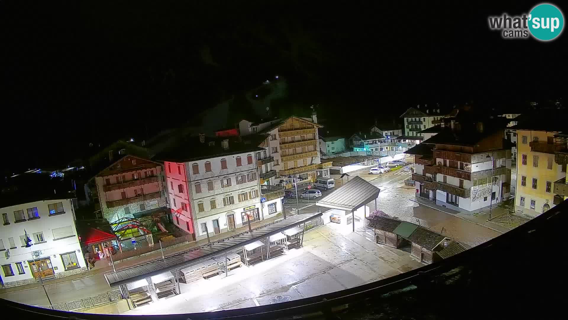 Plaza principal de Forni di Sopra