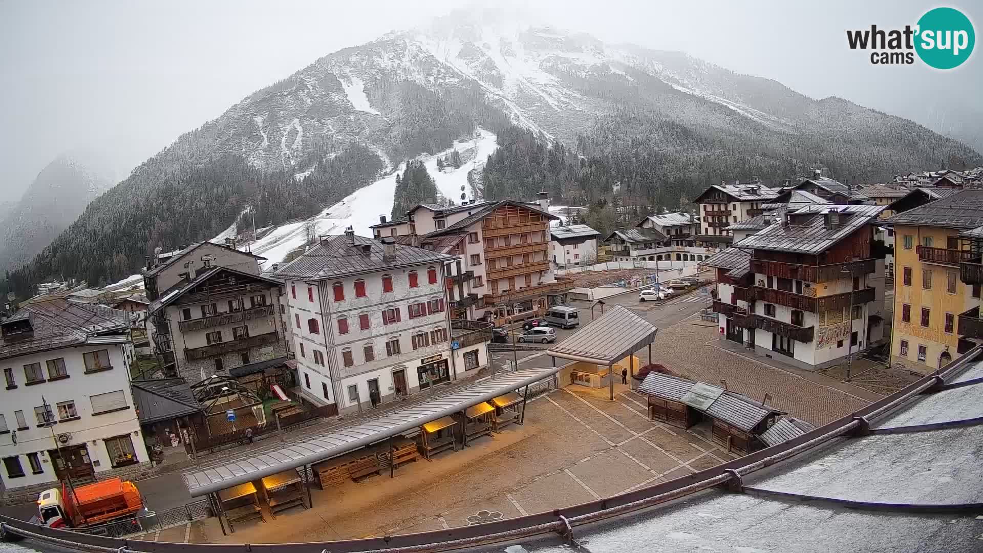 Hauptplatz von Forni di Sopra