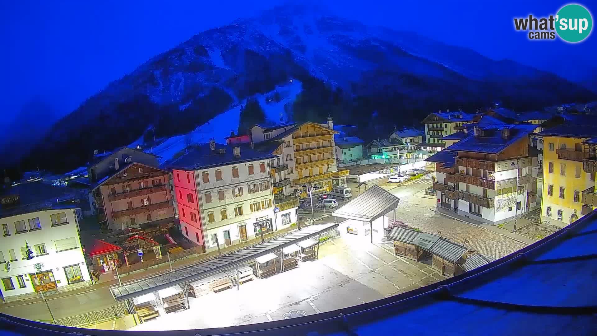 Piazza centrale di Forni di Sopra