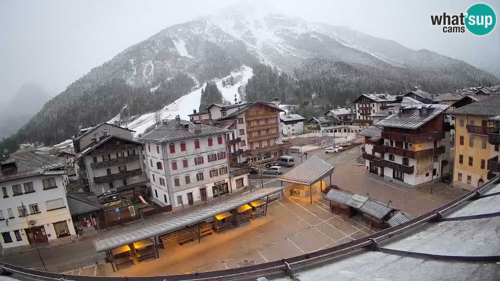 Piazza centrale di Forni di Sopra