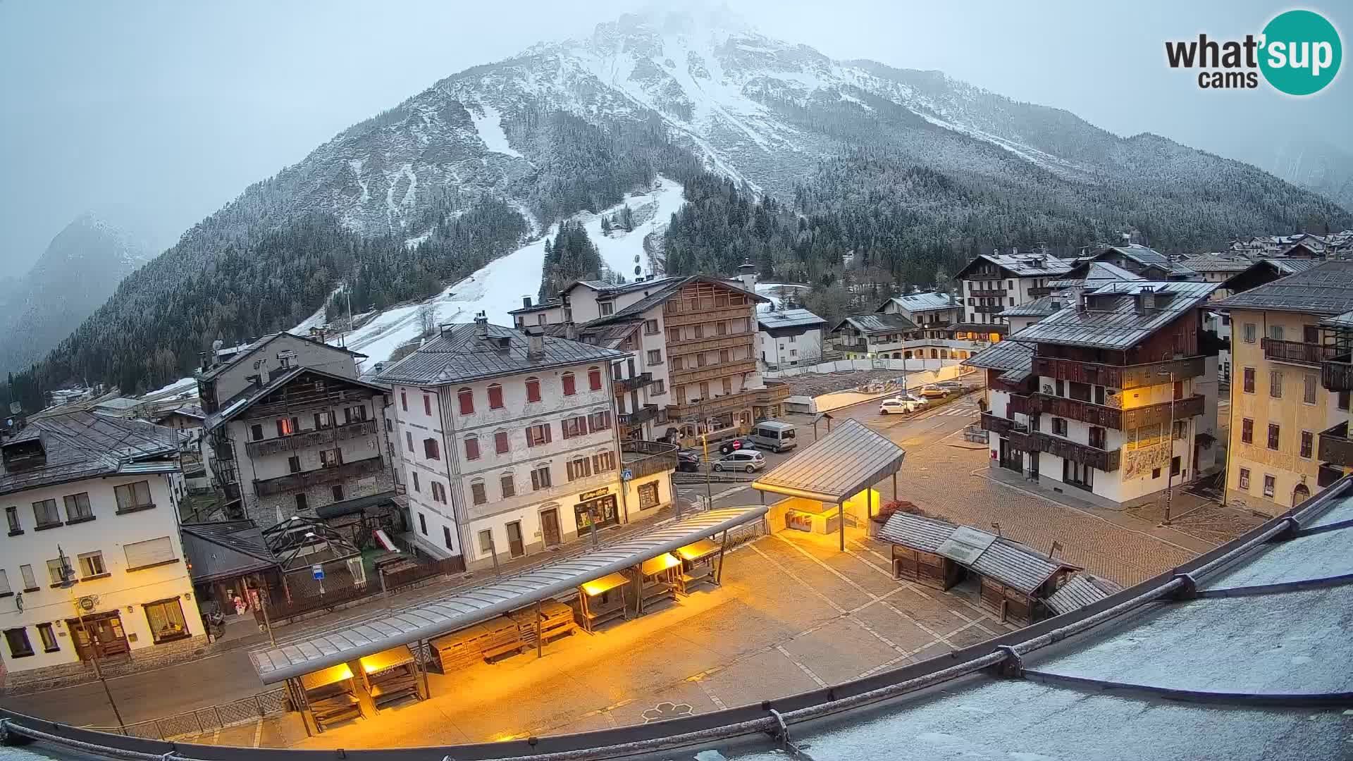 Plaza principal de Forni di Sopra