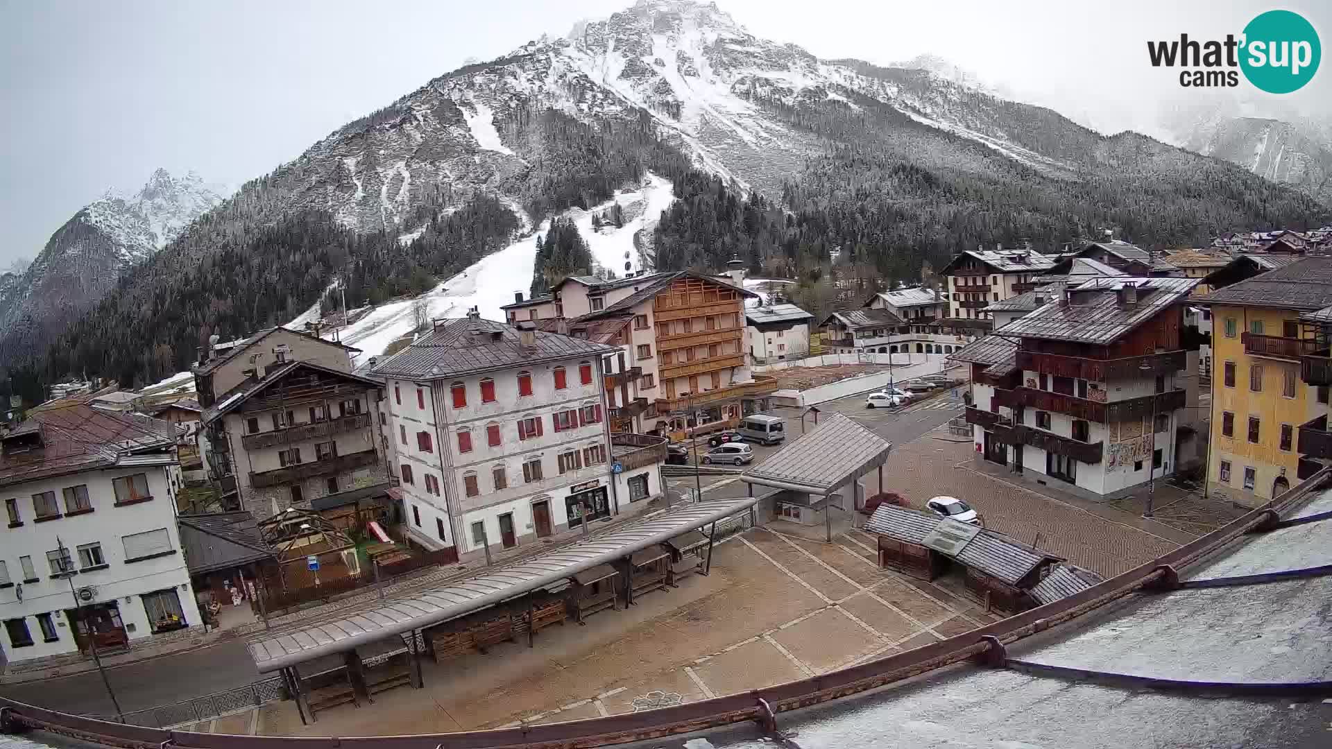 Plaza principal de Forni di Sopra