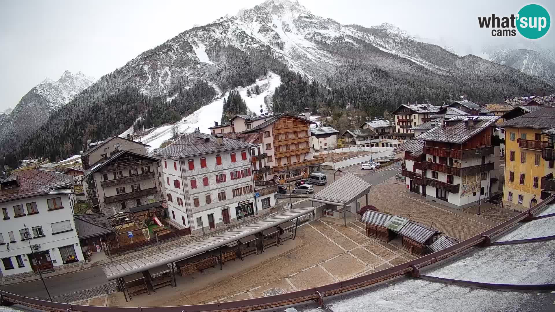 Plaza principal de Forni di Sopra