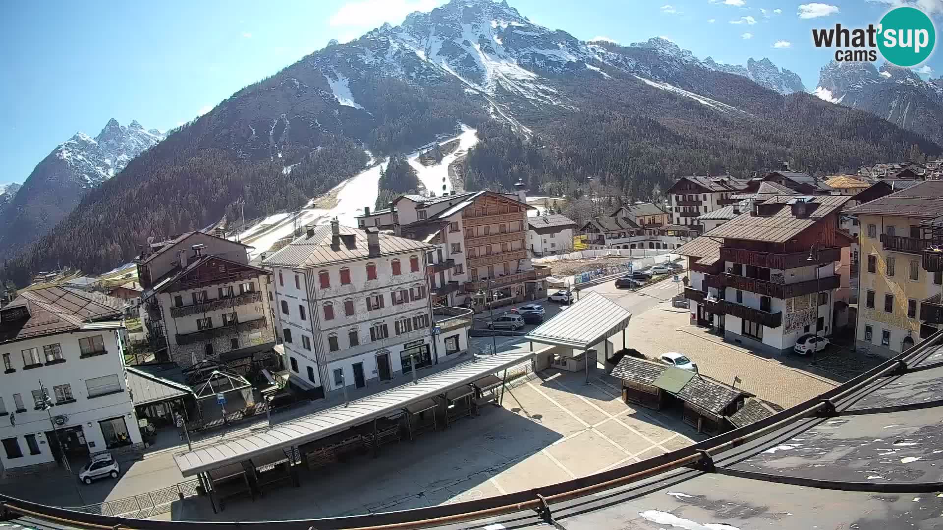 Piazza centrale di Forni di Sopra