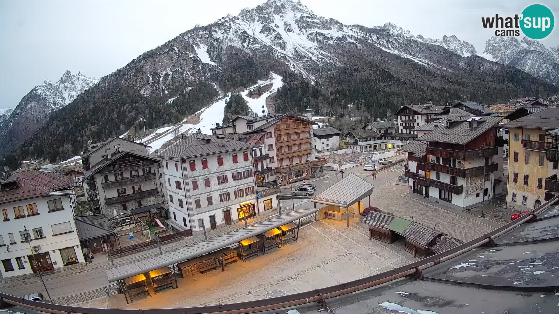 Piazza centrale di Forni di Sopra