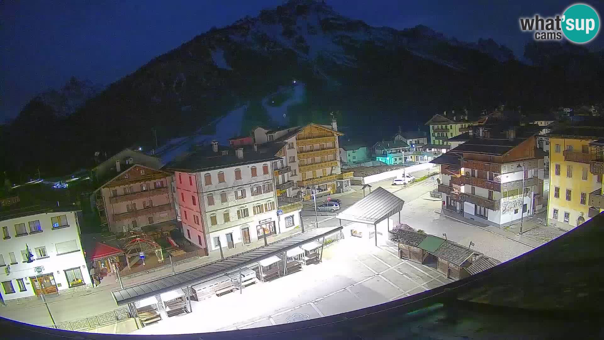 Plaza principal de Forni di Sopra