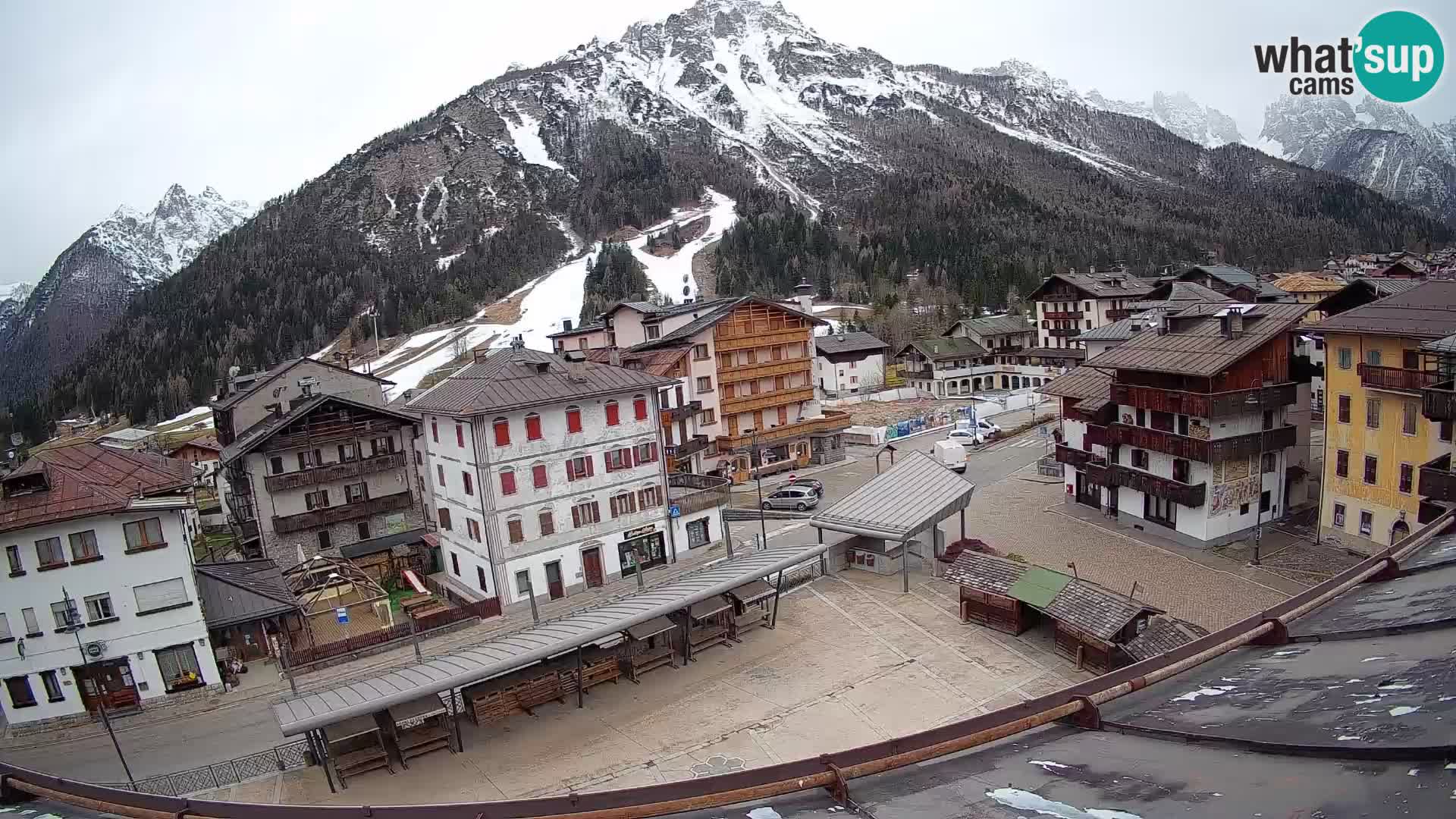 Plaza principal de Forni di Sopra