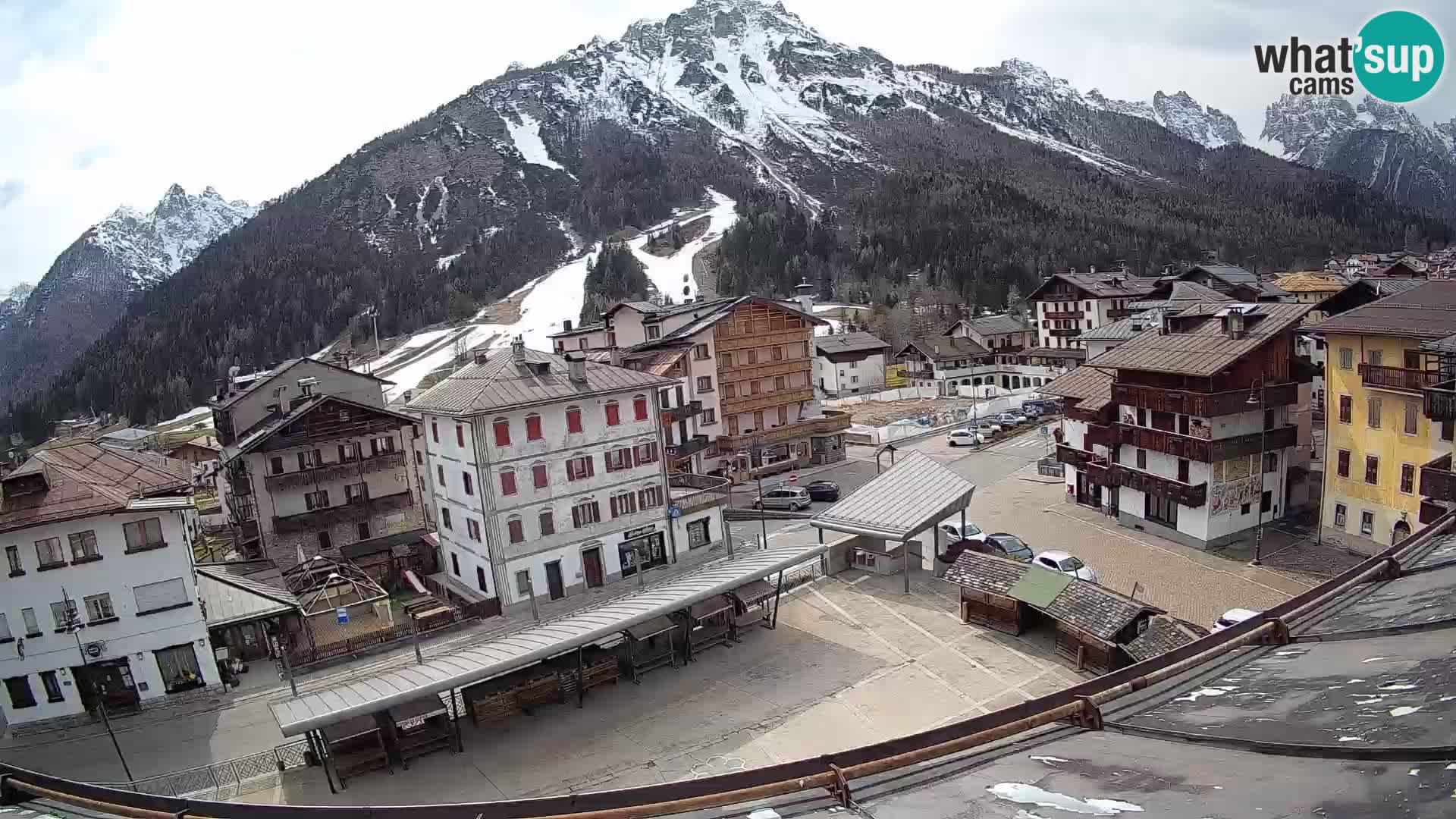Piazza centrale di Forni di Sopra