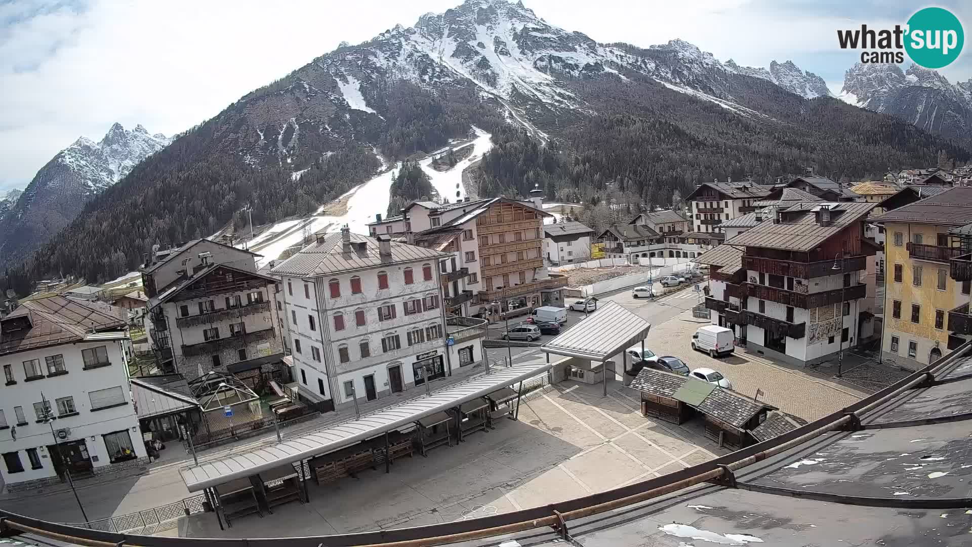 Plaza principal de Forni di Sopra