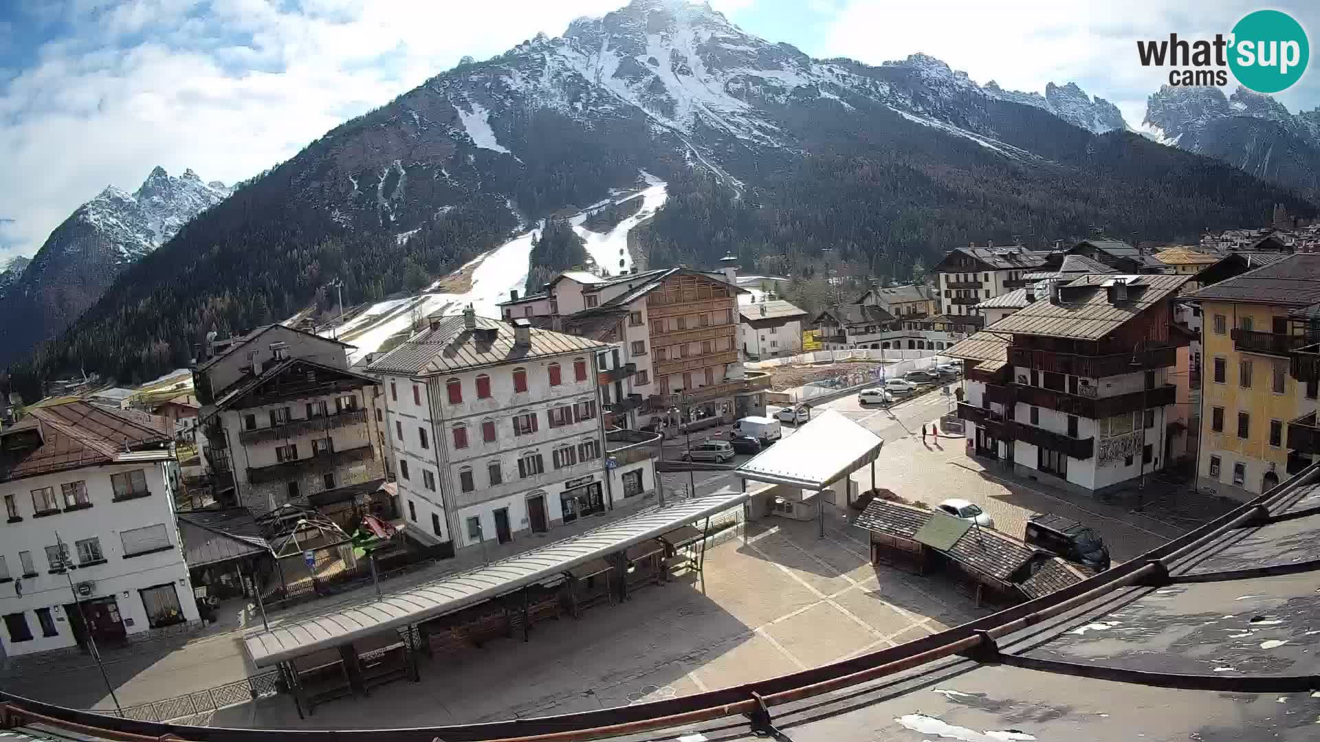 Piazza centrale di Forni di Sopra