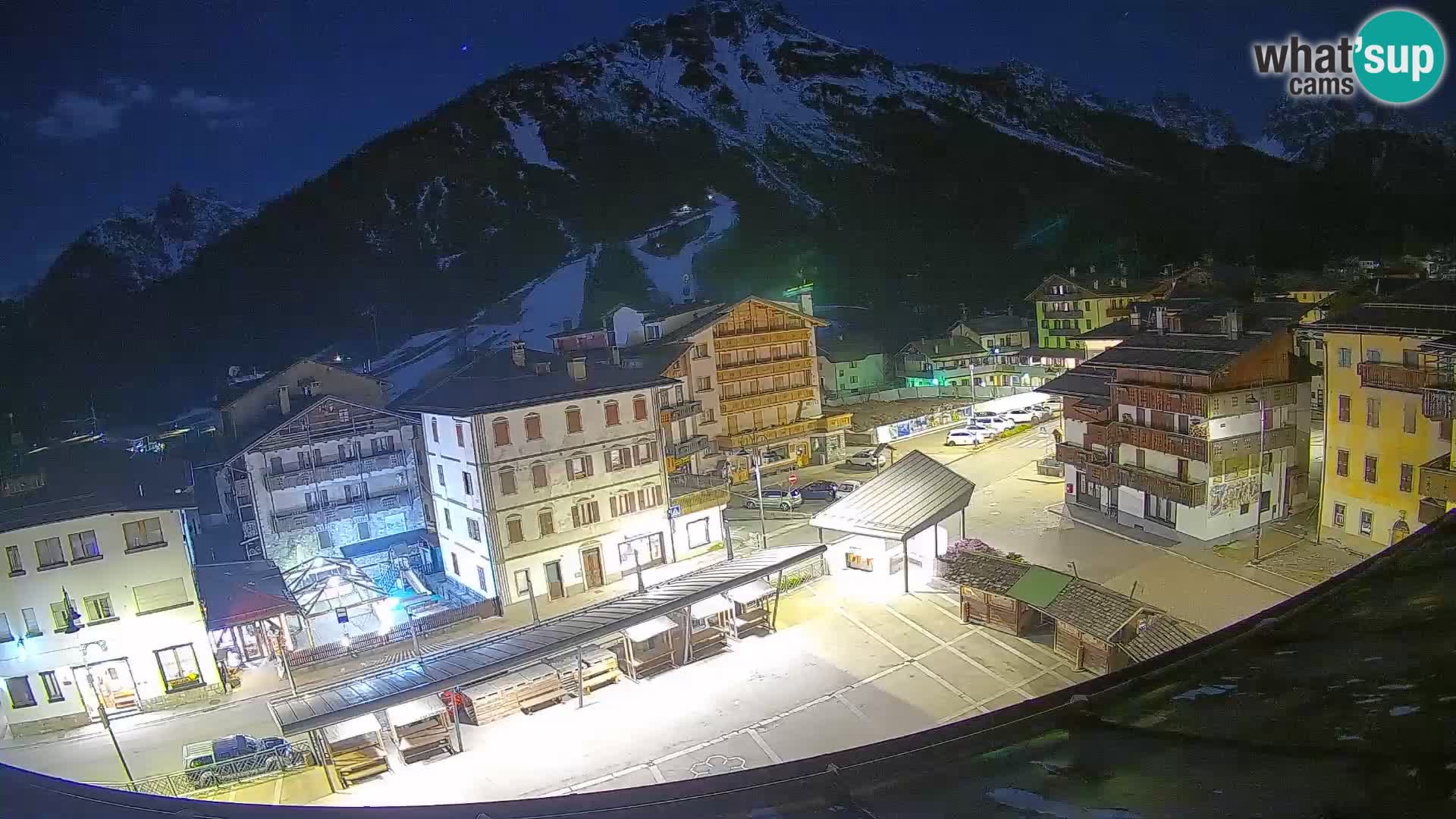 Plaza principal de Forni di Sopra