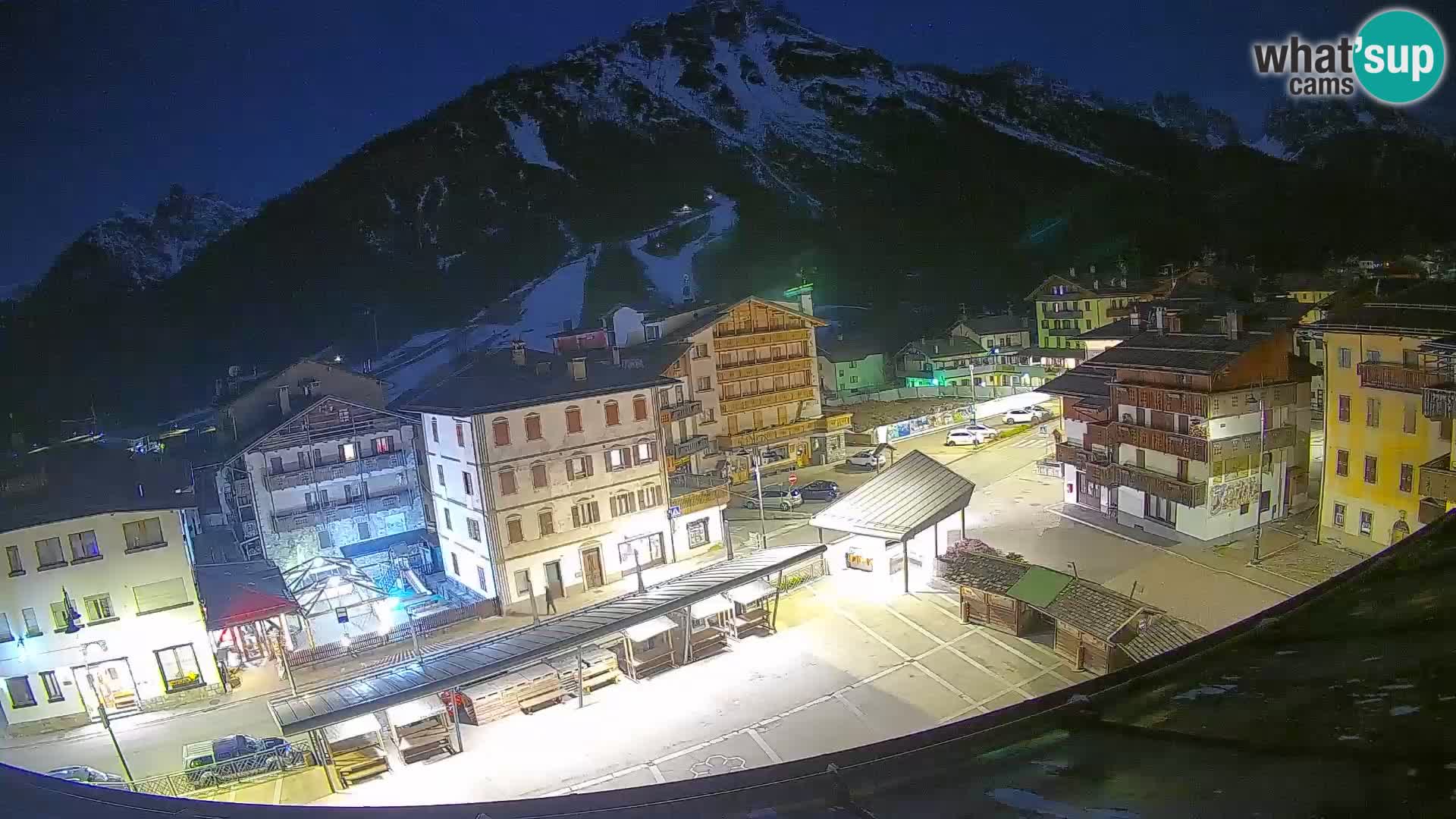 Piazza centrale di Forni di Sopra