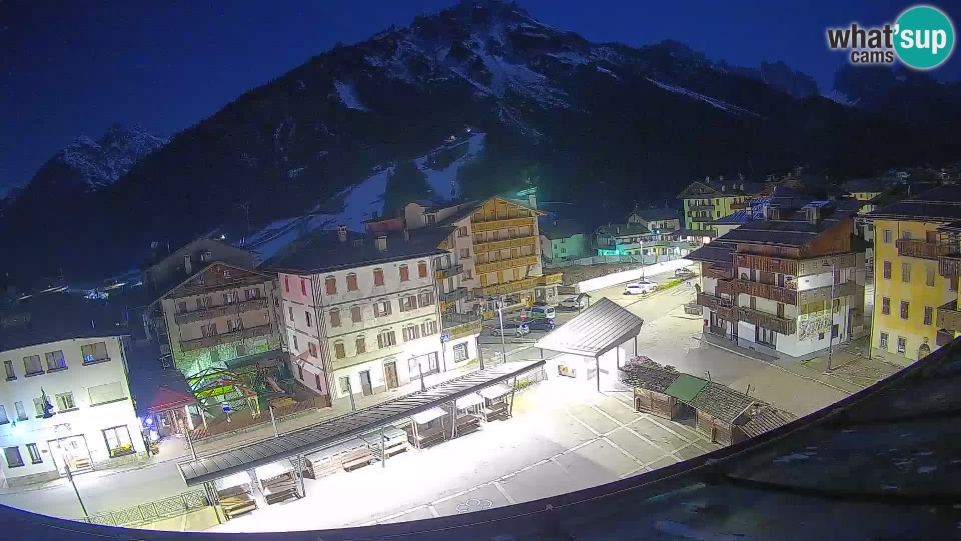 Piazza centrale di Forni di Sopra