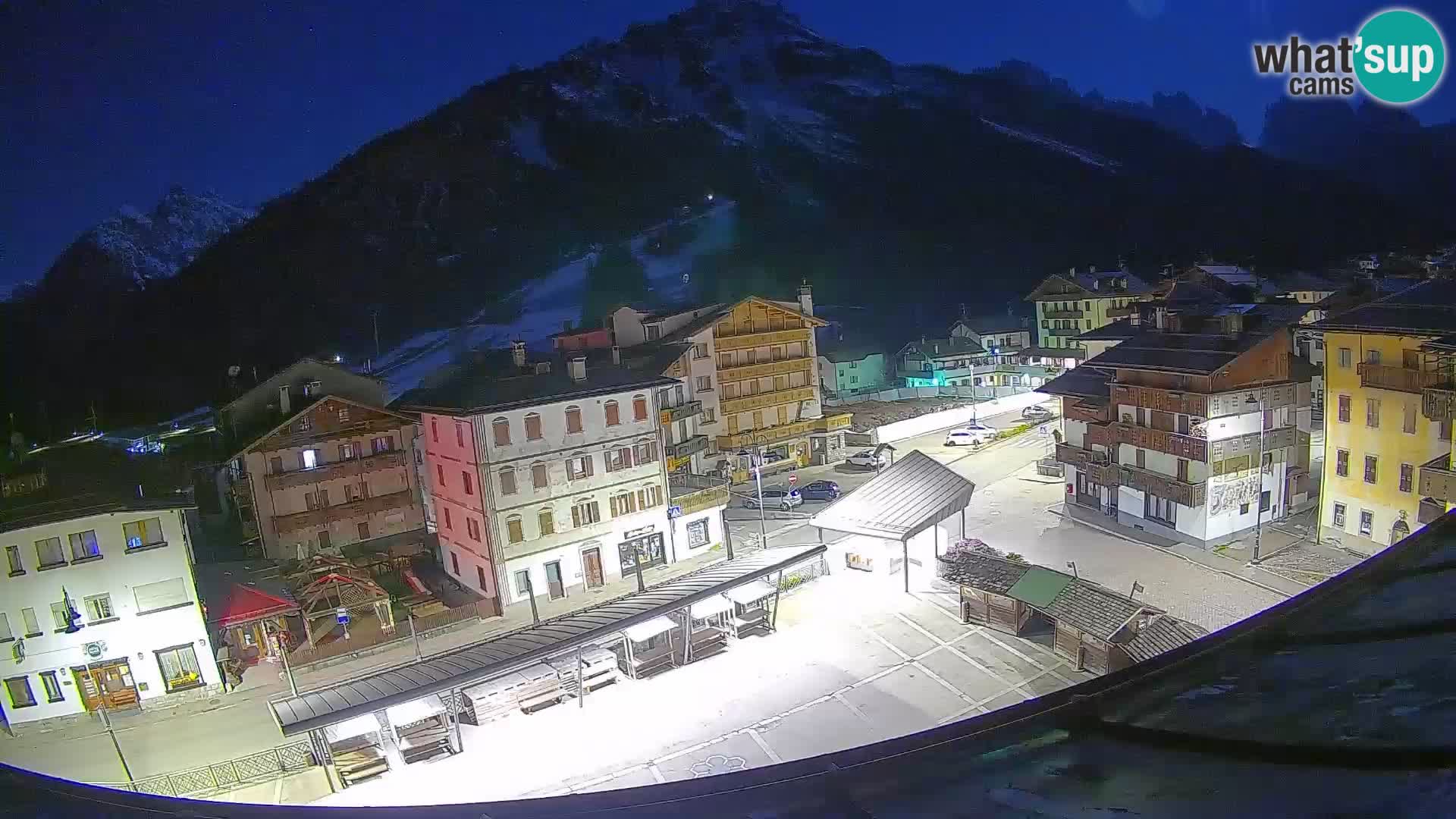 Piazza centrale di Forni di Sopra