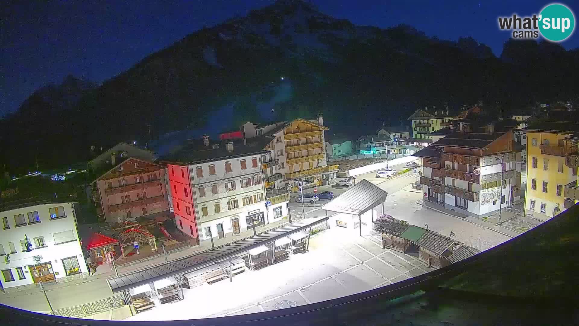 Piazza centrale di Forni di Sopra
