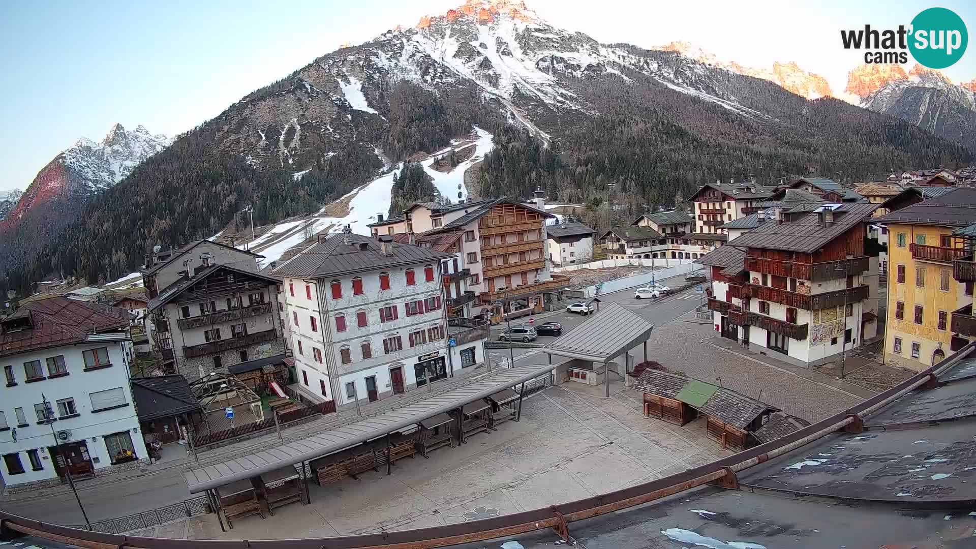 Piazza centrale di Forni di Sopra