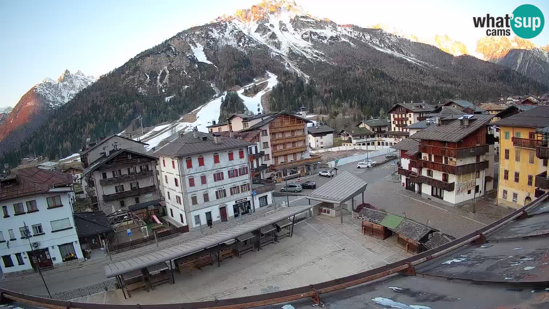 Plaza principal de Forni di Sopra