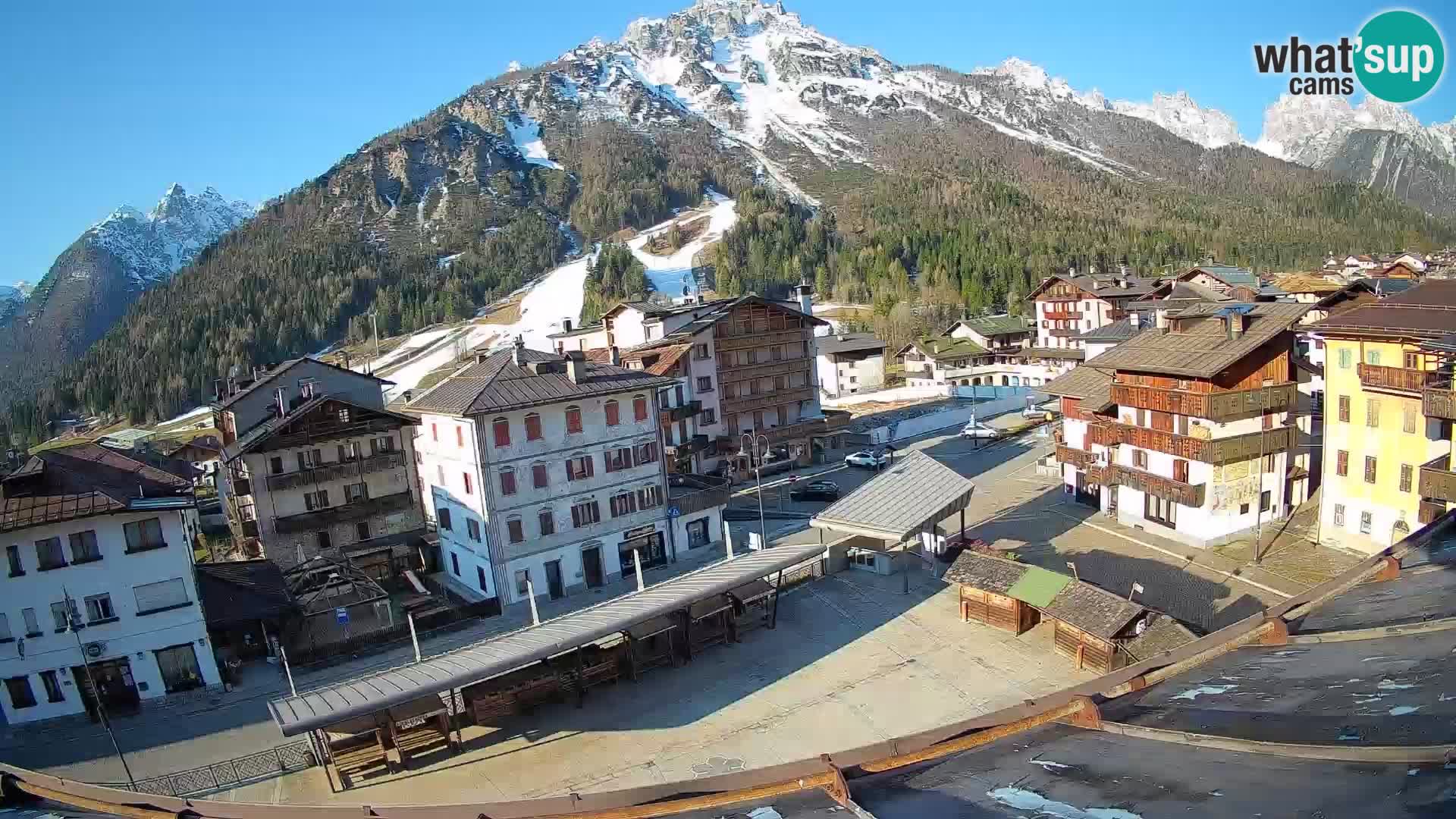 Plaza principal de Forni di Sopra