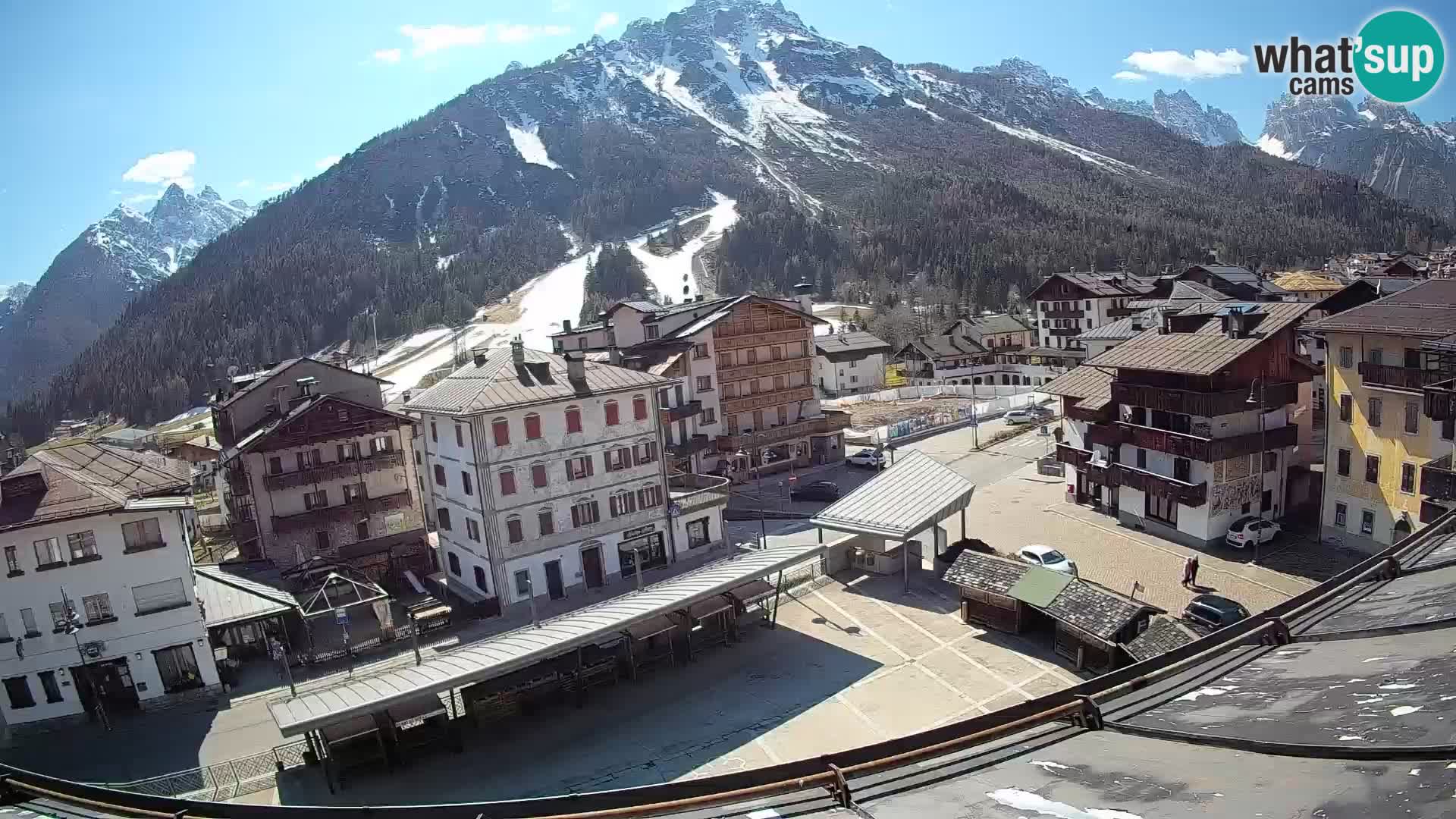 Piazza centrale di Forni di Sopra