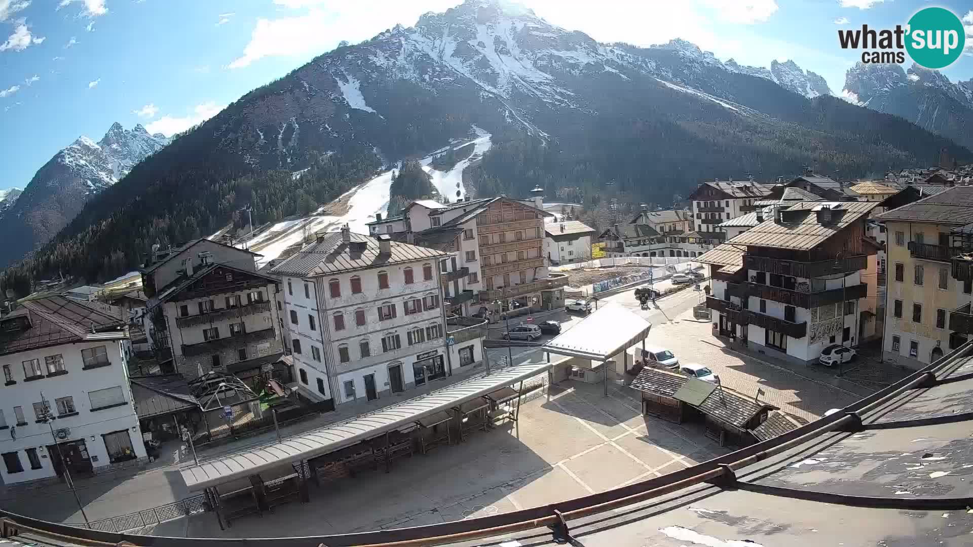 Piazza centrale di Forni di Sopra