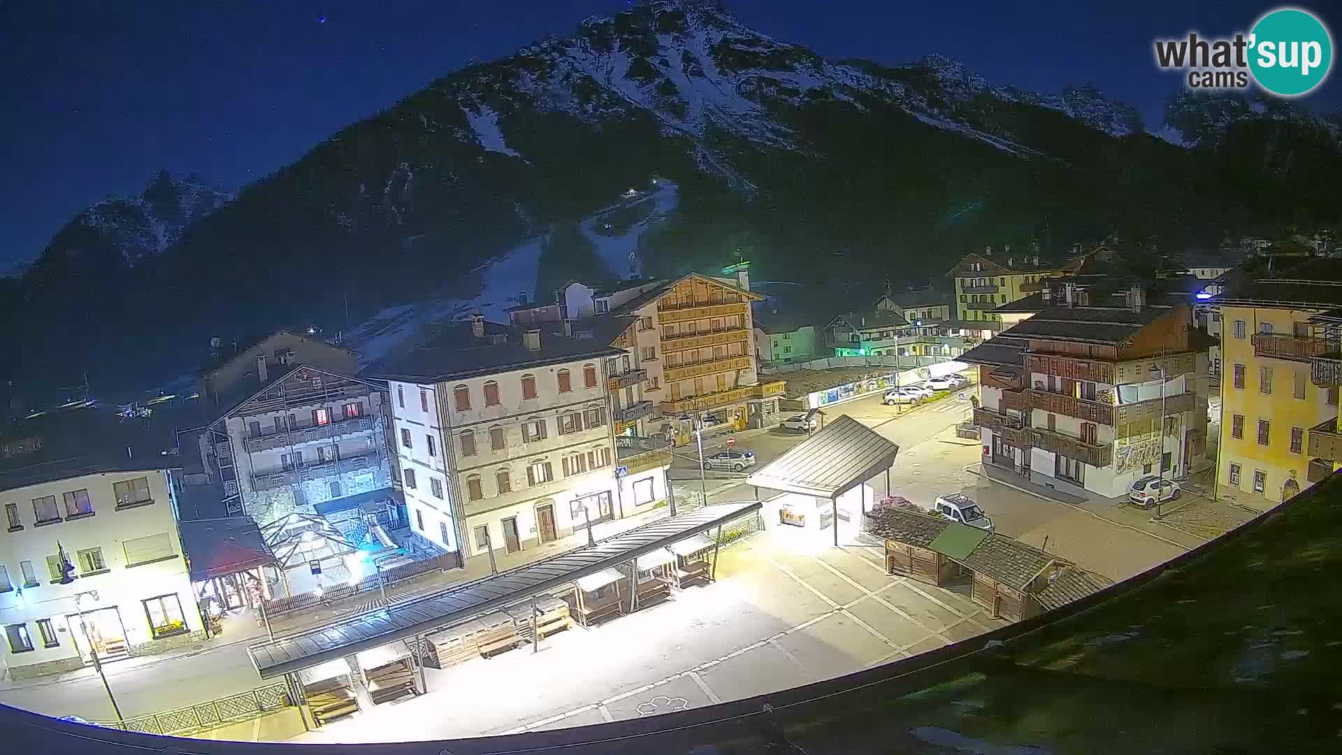 Piazza centrale di Forni di Sopra