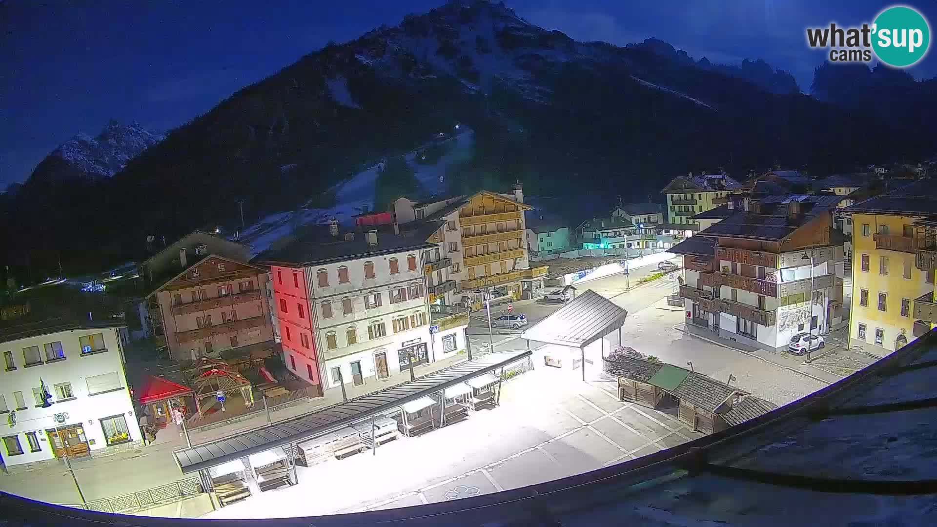 Plaza principal de Forni di Sopra