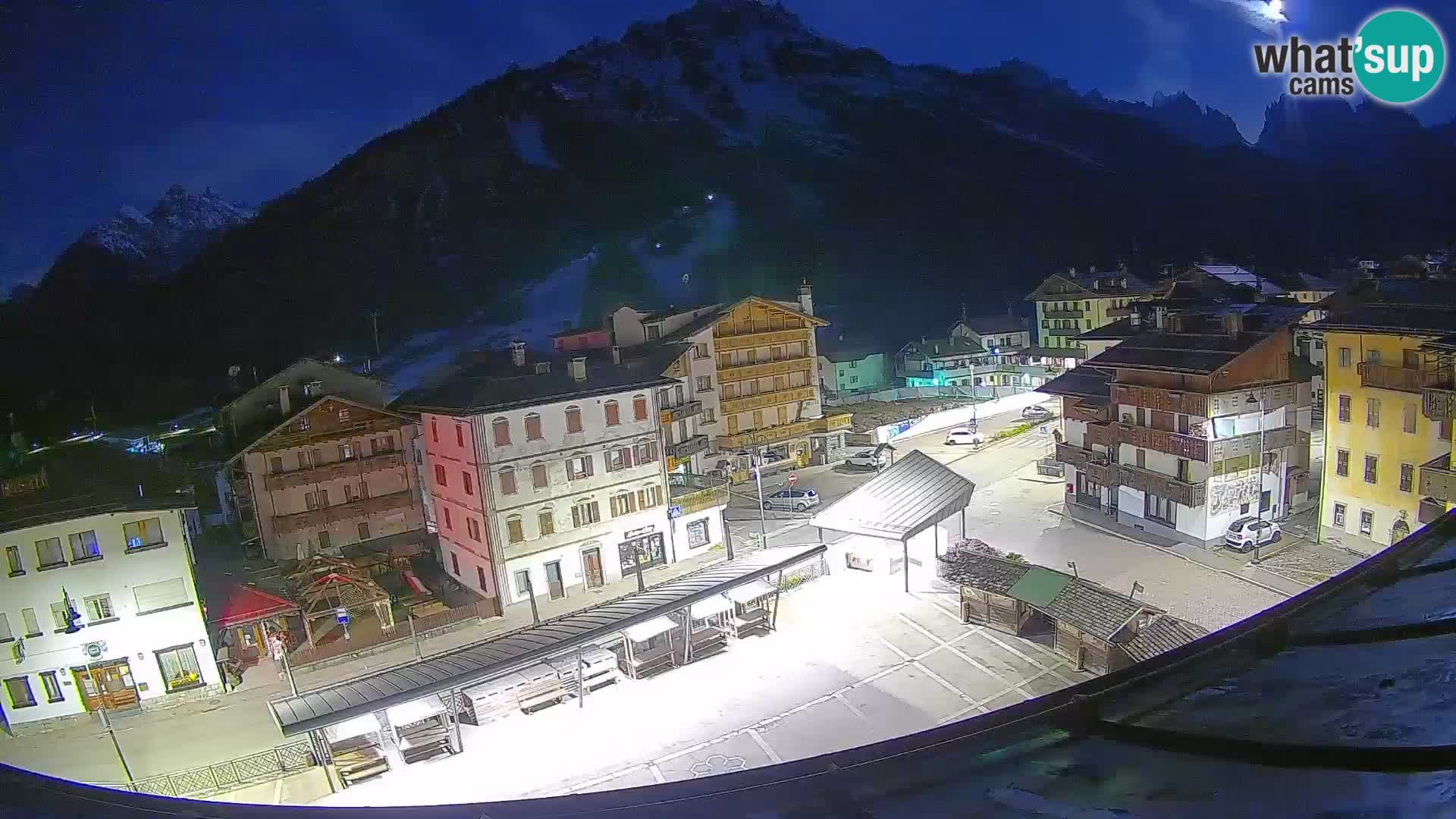 Plaza principal de Forni di Sopra