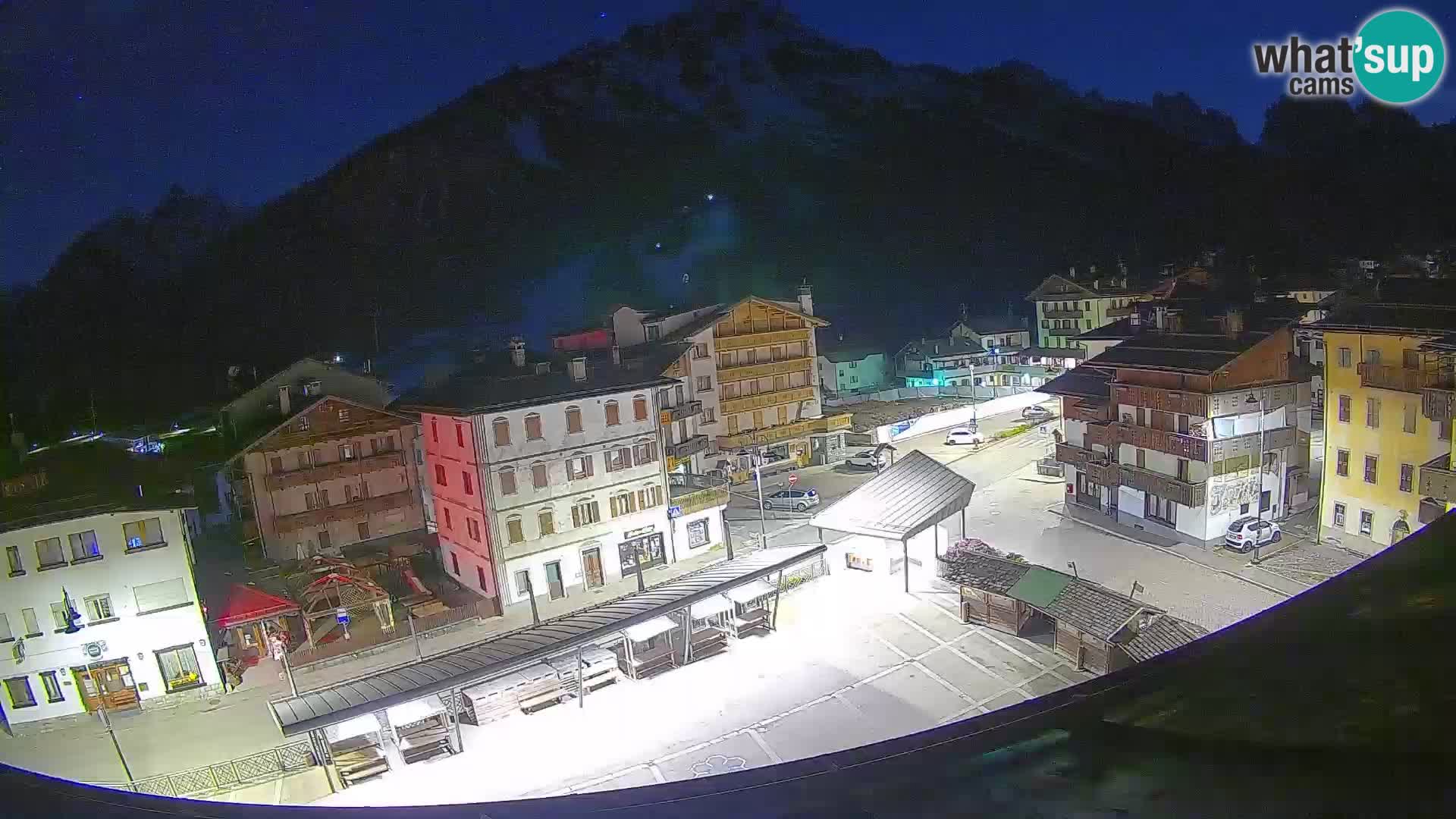 Plaza principal de Forni di Sopra