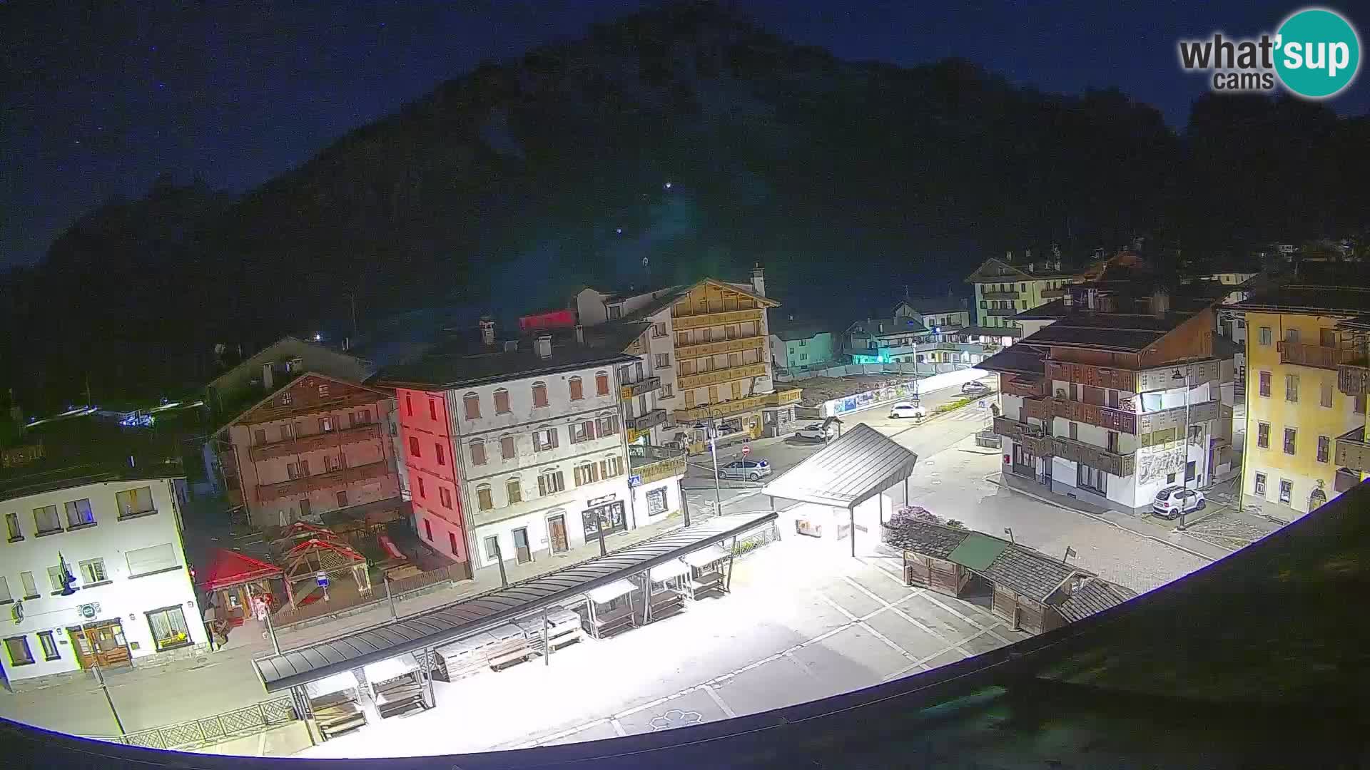 Plaza principal de Forni di Sopra