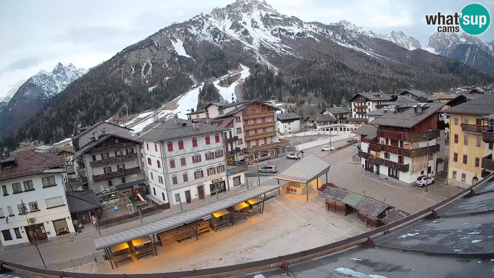 Plaza principal de Forni di Sopra