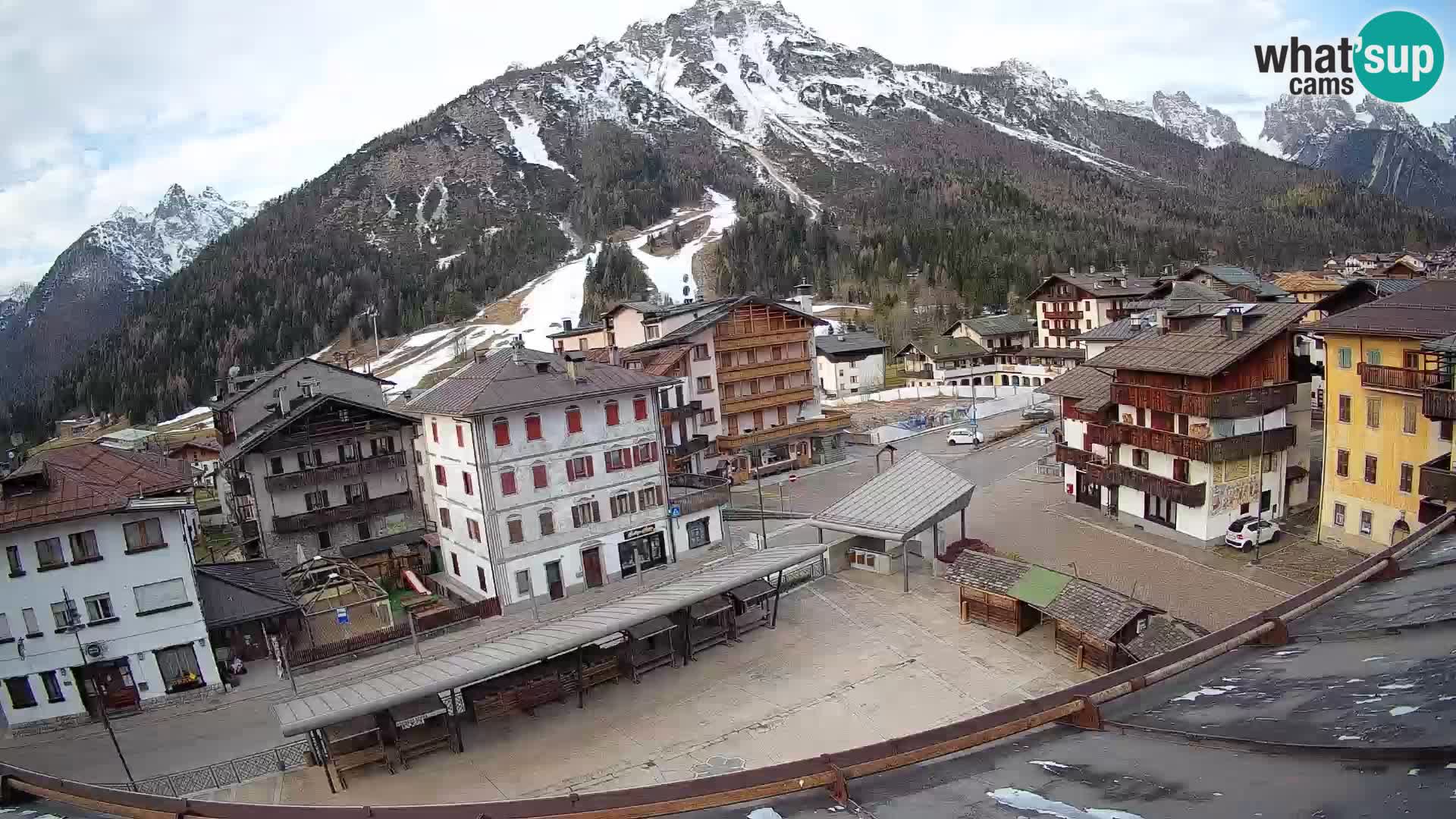 Plaza principal de Forni di Sopra