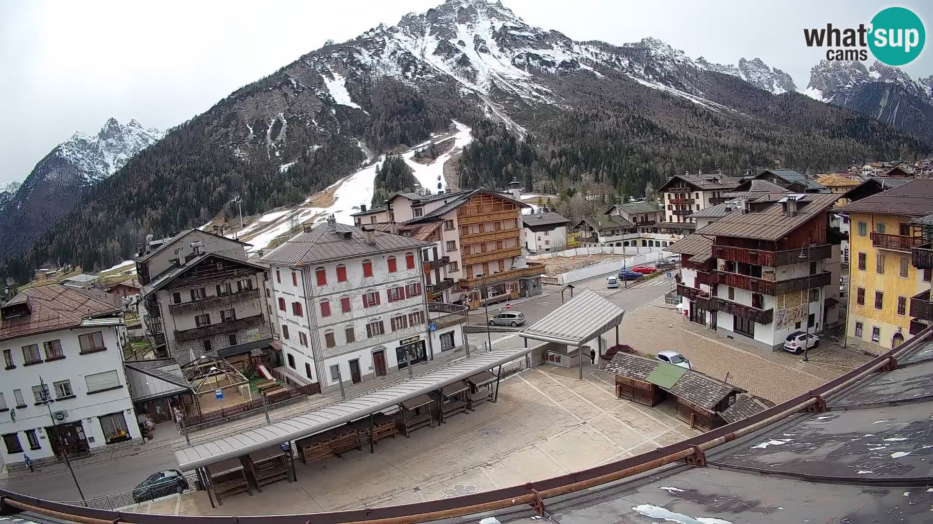 Piazza centrale di Forni di Sopra
