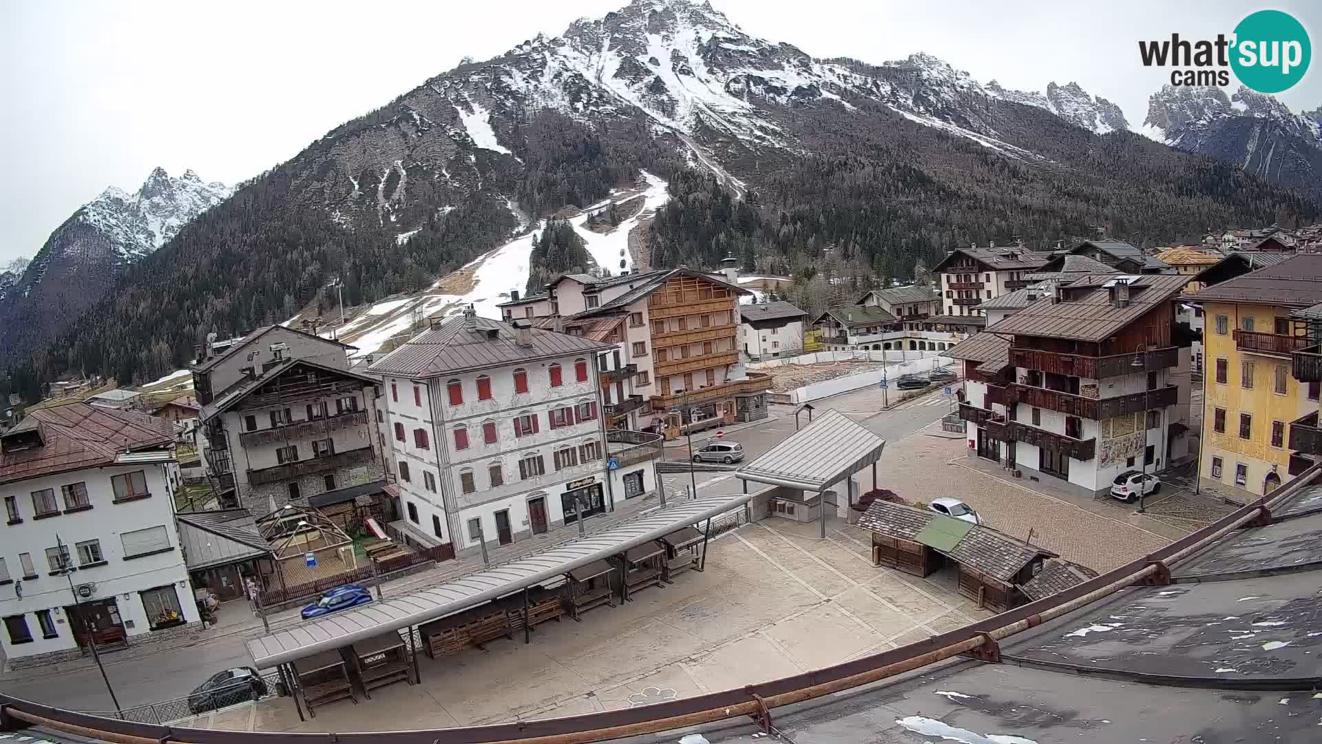 Plaza principal de Forni di Sopra